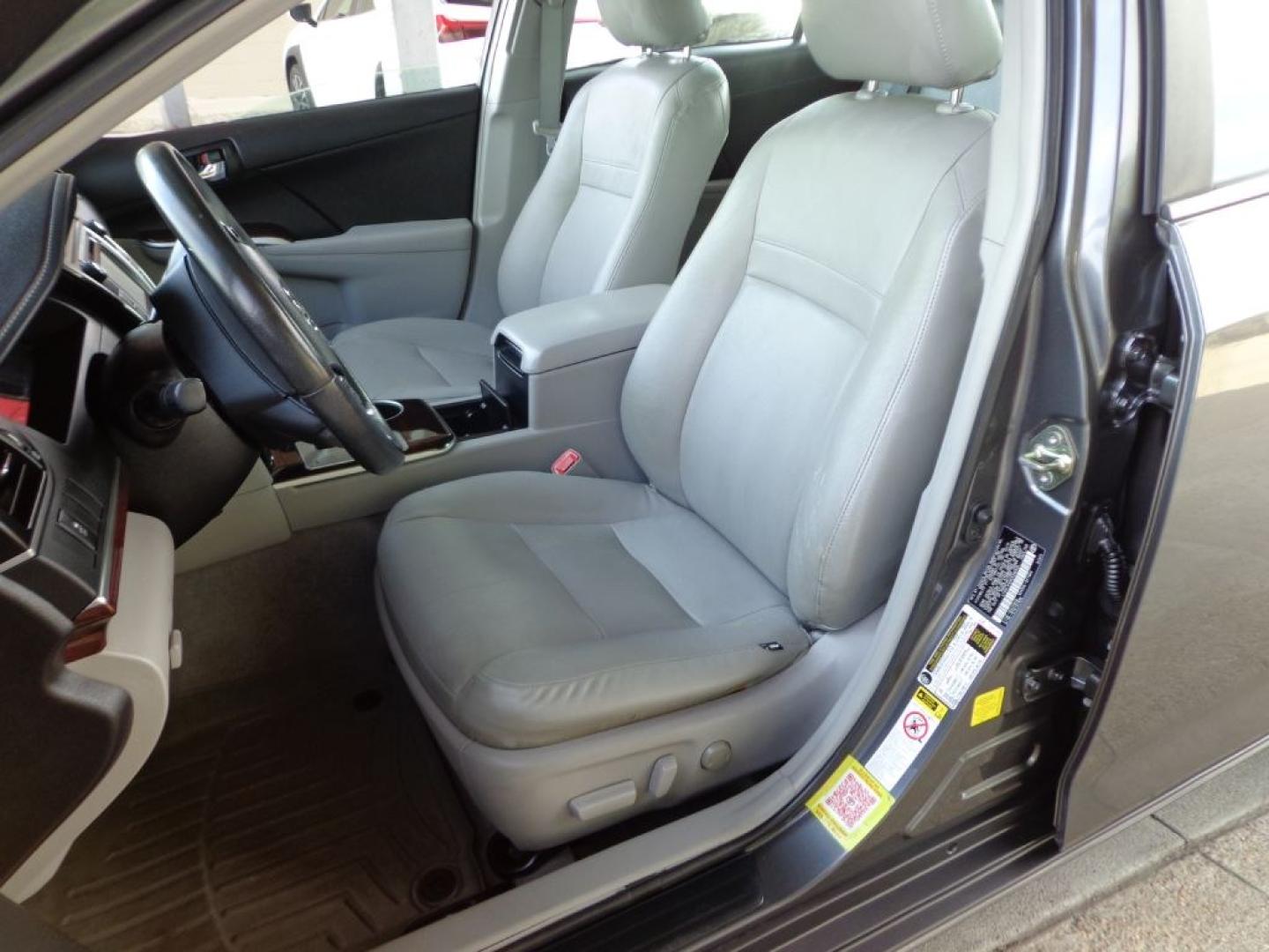 2014 GRAY TOYOTA CAMRY XLE (4T4BF1FK8ER) with an 2.5L engine, Automatic transmission, located at 6610 L St., Omaha, NE, 68117, (402) 731-7800, 41.212872, -96.014702 - THIS VEHICLE HAS A BEEN FULLY INSPECTED AND HAS A CLEAN TITLE WITH A FREE CARFAX REPORT PROVIDED! 1-OWNER, CLEAN CARFAX, LOW MILEAGE, LEATHER SEATS, SUNROOF, BACKUP CAM AND NEWER TIRES! *****We have found that most customers do the majority of their shopping online before visiting a ealership.- Photo#13