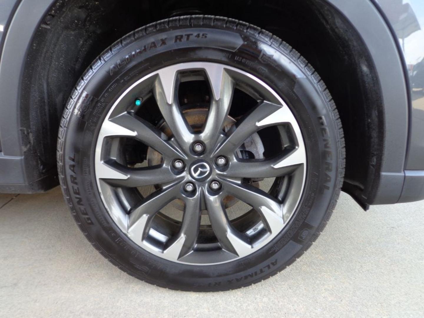 2016 GRAY MAZDA CX-5 GT (JM3KE4DY4G0) with an 2.5L engine, Automatic transmission, located at 6610 L St., Omaha, NE, 68117, (402) 731-7800, 41.212872, -96.014702 - THIS VEHICLE HAS A BEEN FULLY INSPECTED AND HAS A CLEAN TITLE WITH A FREE CARFAX REPORT PROVIDED! 1-OWNER, CLEAN CARFAX, LOW MILEAGE, NAV, SUNROOF, PREMIUM AUDIO, BLIND SPOT AND NEWER TIRES! *****We have found that most customers do the majority of their shopping online before visiting a ealers- Photo#8