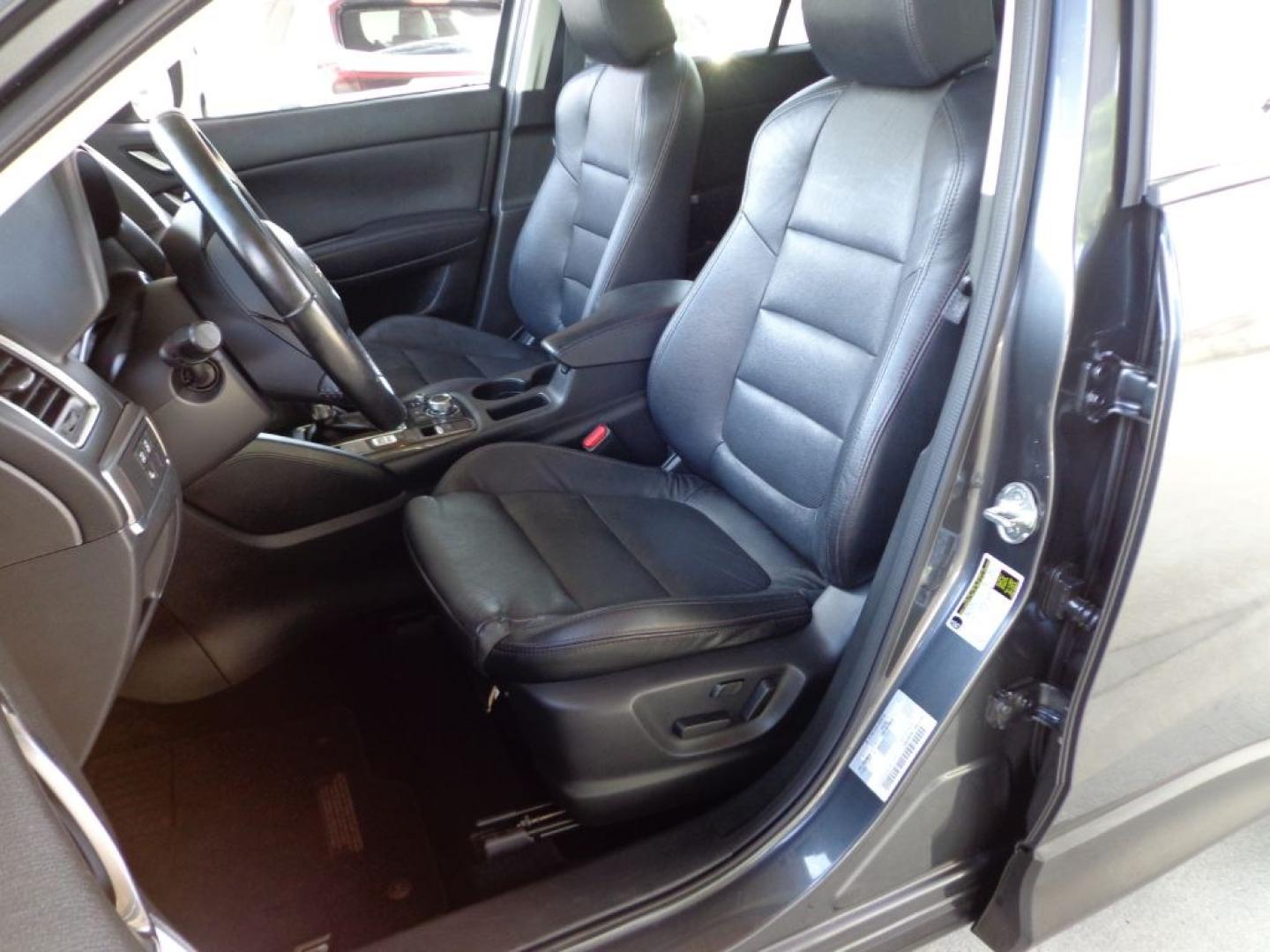 2016 GRAY MAZDA CX-5 GT (JM3KE4DY4G0) with an 2.5L engine, Automatic transmission, located at 6610 L St., Omaha, NE, 68117, (402) 731-7800, 41.212872, -96.014702 - THIS VEHICLE HAS A BEEN FULLY INSPECTED AND HAS A CLEAN TITLE WITH A FREE CARFAX REPORT PROVIDED! 1-OWNER, CLEAN CARFAX, LOW MILEAGE, NAV, SUNROOF, PREMIUM AUDIO, BLIND SPOT AND NEWER TIRES! *****We have found that most customers do the majority of their shopping online before visiting a ealers- Photo#13