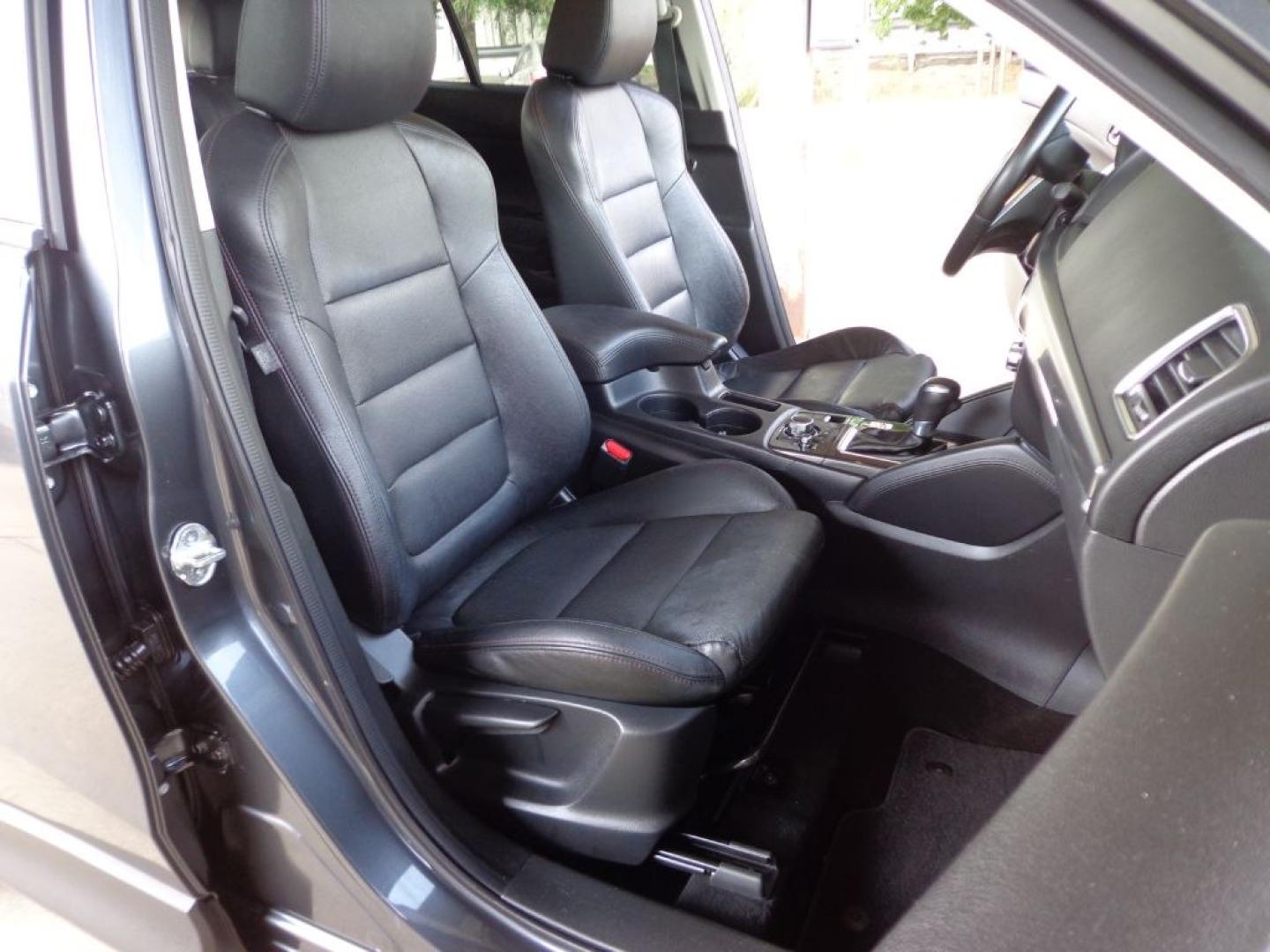 2016 GRAY MAZDA CX-5 GT (JM3KE4DY4G0) with an 2.5L engine, Automatic transmission, located at 6610 L St., Omaha, NE, 68117, (402) 731-7800, 41.212872, -96.014702 - THIS VEHICLE HAS A BEEN FULLY INSPECTED AND HAS A CLEAN TITLE WITH A FREE CARFAX REPORT PROVIDED! 1-OWNER, CLEAN CARFAX, LOW MILEAGE, NAV, SUNROOF, PREMIUM AUDIO, BLIND SPOT AND NEWER TIRES! *****We have found that most customers do the majority of their shopping online before visiting a ealers- Photo#16