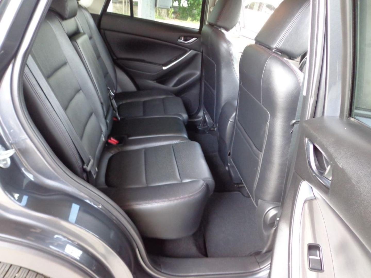 2016 GRAY MAZDA CX-5 GT (JM3KE4DY4G0) with an 2.5L engine, Automatic transmission, located at 6610 L St., Omaha, NE, 68117, (402) 731-7800, 41.212872, -96.014702 - THIS VEHICLE HAS A BEEN FULLY INSPECTED AND HAS A CLEAN TITLE WITH A FREE CARFAX REPORT PROVIDED! 1-OWNER, CLEAN CARFAX, LOW MILEAGE, NAV, SUNROOF, PREMIUM AUDIO, BLIND SPOT AND NEWER TIRES! *****We have found that most customers do the majority of their shopping online before visiting a ealers- Photo#18
