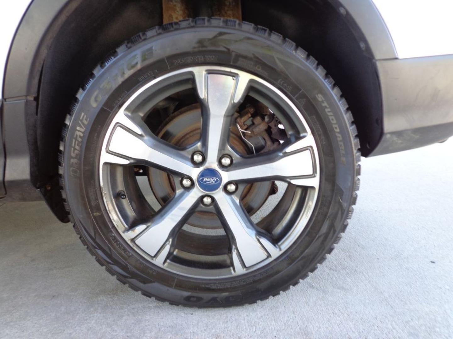 2018 SILVER FORD ESCAPE SEL (1FMCU9HD2JU) with an 1.5L engine, Automatic transmission, located at 6610 L St., Omaha, NE, 68117, (402) 731-7800, 41.212872, -96.014702 - THIS VEHICLE HAS A BEEN FULLY INSPECTED AND HAS A CLEAN TITLE WITH A FREE CARFAX REPORT PROVIDED! SHARP SEL WITH A CLEAN CARFAX, LOADED WITH PANORAMIC ROOF, NAV, FORD SAFE AND SMART PACKAGE INCLUDING, LANE KEEPING SYSTEM ,ADAPT CRUISE/COLLISION WARNING AND BLIS (BLIND SPOT INFO SYSTEM). ****- Photo#9