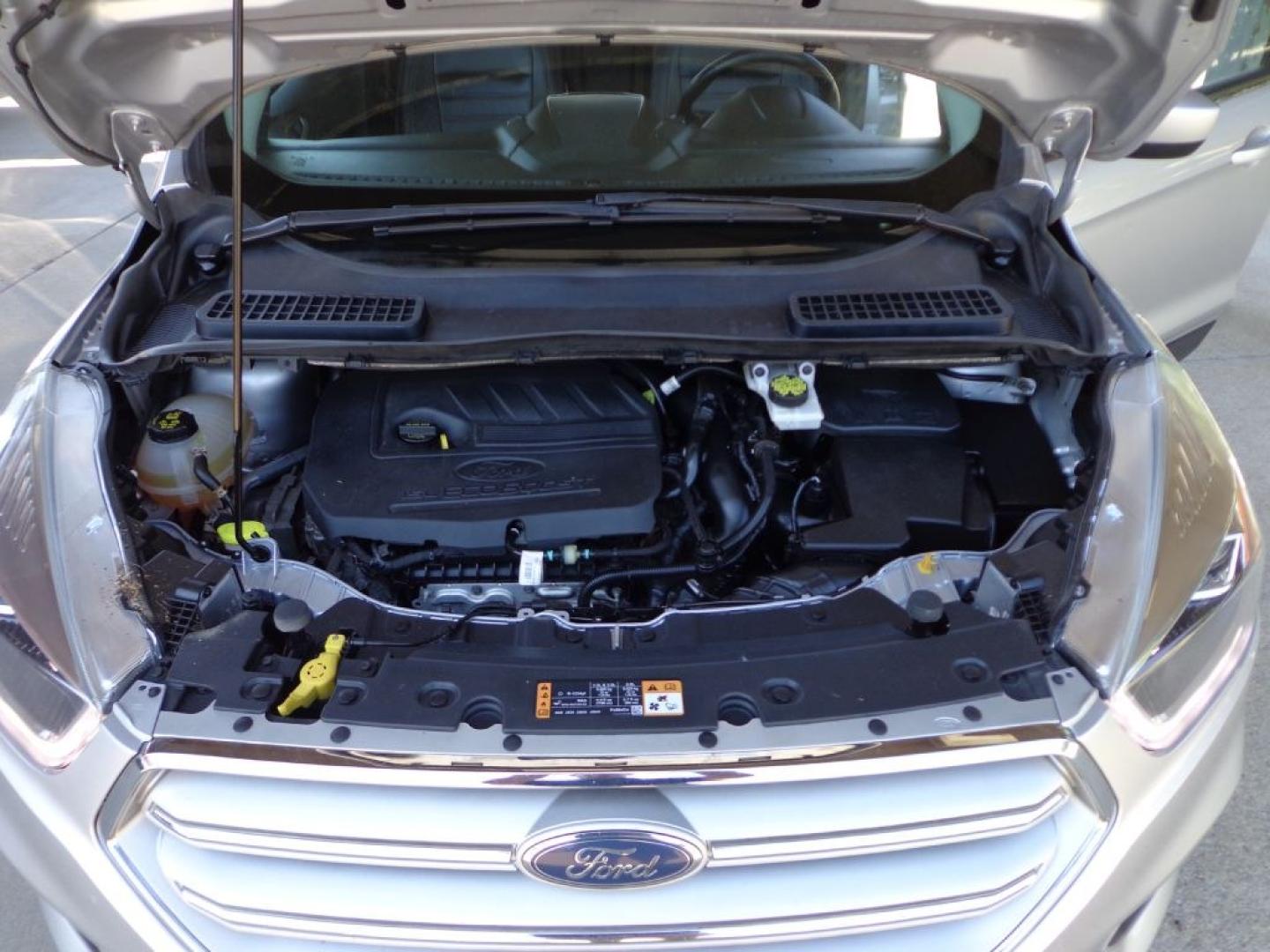 2018 SILVER FORD ESCAPE SEL (1FMCU9HD2JU) with an 1.5L engine, Automatic transmission, located at 6610 L St., Omaha, NE, 68117, (402) 731-7800, 41.212872, -96.014702 - THIS VEHICLE HAS A BEEN FULLY INSPECTED AND HAS A CLEAN TITLE WITH A FREE CARFAX REPORT PROVIDED! SHARP SEL WITH A CLEAN CARFAX, LOADED WITH PANORAMIC ROOF, NAV, FORD SAFE AND SMART PACKAGE INCLUDING, LANE KEEPING SYSTEM ,ADAPT CRUISE/COLLISION WARNING AND BLIS (BLIND SPOT INFO SYSTEM). ****- Photo#10