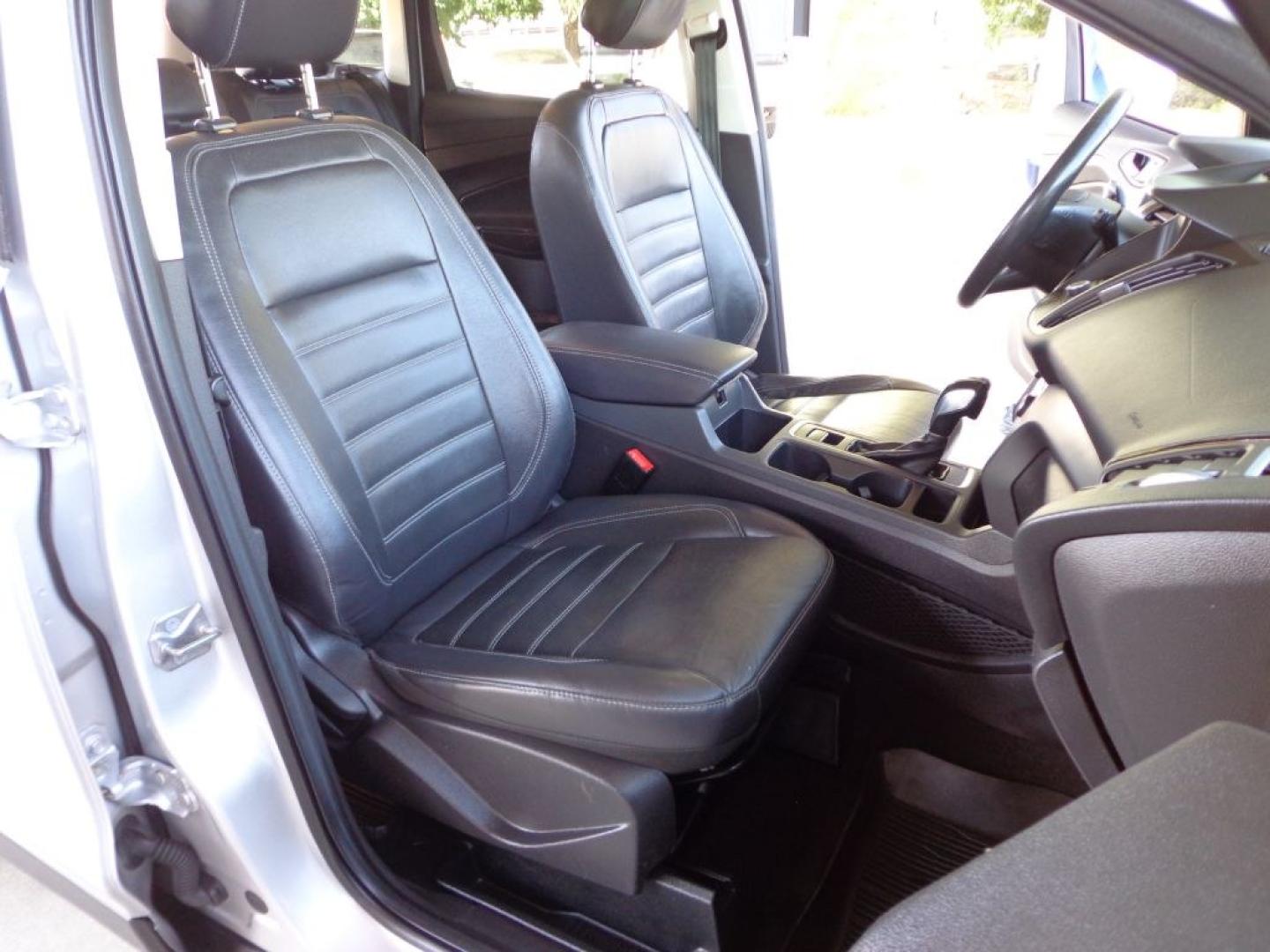 2018 SILVER FORD ESCAPE SEL (1FMCU9HD2JU) with an 1.5L engine, Automatic transmission, located at 6610 L St., Omaha, NE, 68117, (402) 731-7800, 41.212872, -96.014702 - THIS VEHICLE HAS A BEEN FULLY INSPECTED AND HAS A CLEAN TITLE WITH A FREE CARFAX REPORT PROVIDED! SHARP SEL WITH A CLEAN CARFAX, LOADED WITH PANORAMIC ROOF, NAV, FORD SAFE AND SMART PACKAGE INCLUDING, LANE KEEPING SYSTEM ,ADAPT CRUISE/COLLISION WARNING AND BLIS (BLIND SPOT INFO SYSTEM). ****- Photo#15