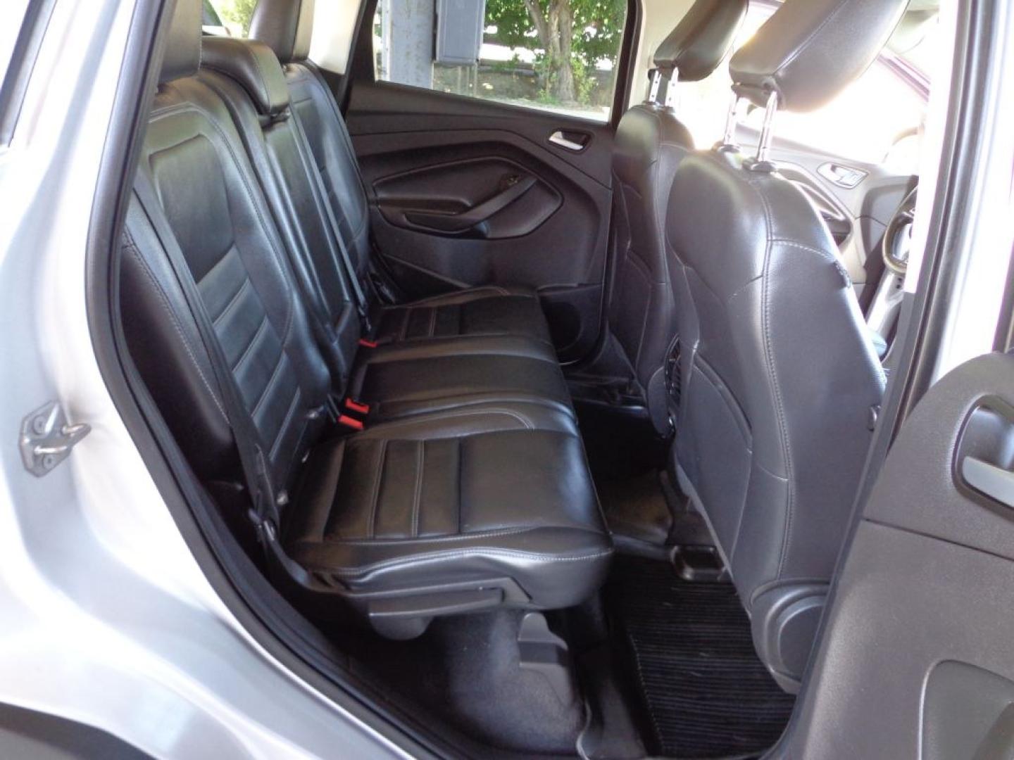 2018 SILVER FORD ESCAPE SEL (1FMCU9HD2JU) with an 1.5L engine, Automatic transmission, located at 6610 L St., Omaha, NE, 68117, (402) 731-7800, 41.212872, -96.014702 - THIS VEHICLE HAS A BEEN FULLY INSPECTED AND HAS A CLEAN TITLE WITH A FREE CARFAX REPORT PROVIDED! SHARP SEL WITH A CLEAN CARFAX, LOADED WITH PANORAMIC ROOF, NAV, FORD SAFE AND SMART PACKAGE INCLUDING, LANE KEEPING SYSTEM ,ADAPT CRUISE/COLLISION WARNING AND BLIS (BLIND SPOT INFO SYSTEM). ****- Photo#17