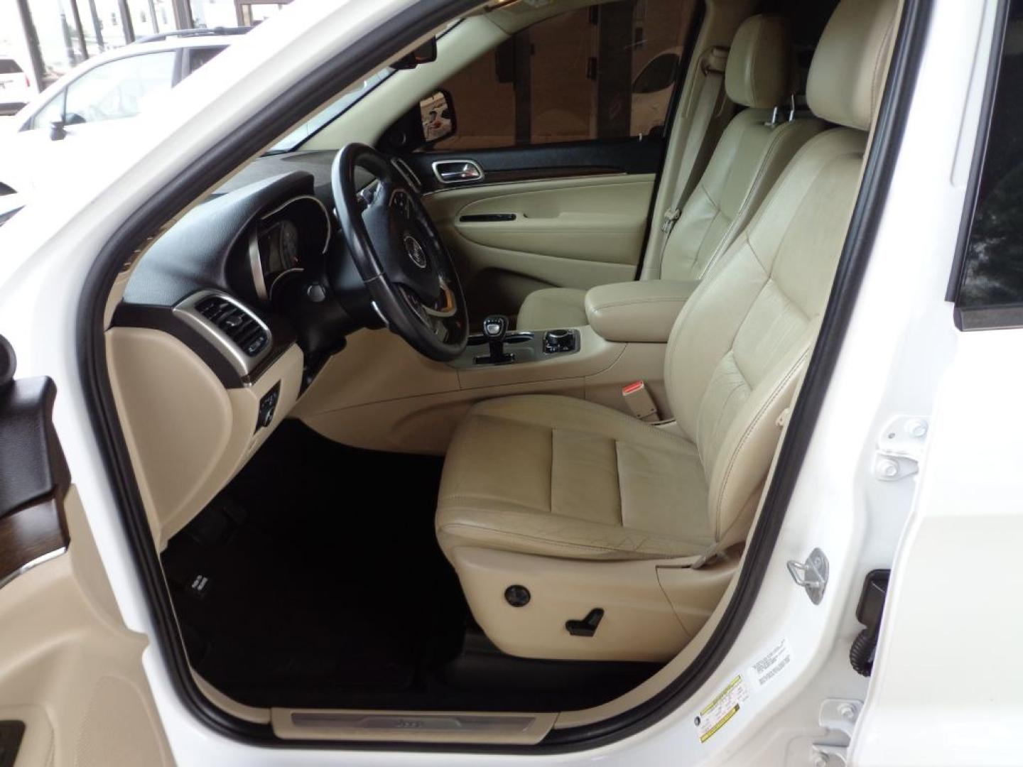 2014 WHITE JEEP GRAND CHEROKEE LIMITED (1C4RJFBG6EC) with an 3.6L engine, Automatic transmission, located at 6610 L St., Omaha, NE, 68117, (402) 731-7800, 41.212872, -96.014702 - THIS VEHICLE HAS A BEEN FULLY INSPECTED AND HAS A CLEAN TITLE WITH A FREE CARFAX REPORT PROVIDED! SHARP LOW MILE LIMITED LOADED WITH OPTIONS AND A NICE SET OF MICHELINS! *****We have found that most customers do the majority of their shopping online before visiting a ealership. For this reason- Photo#12