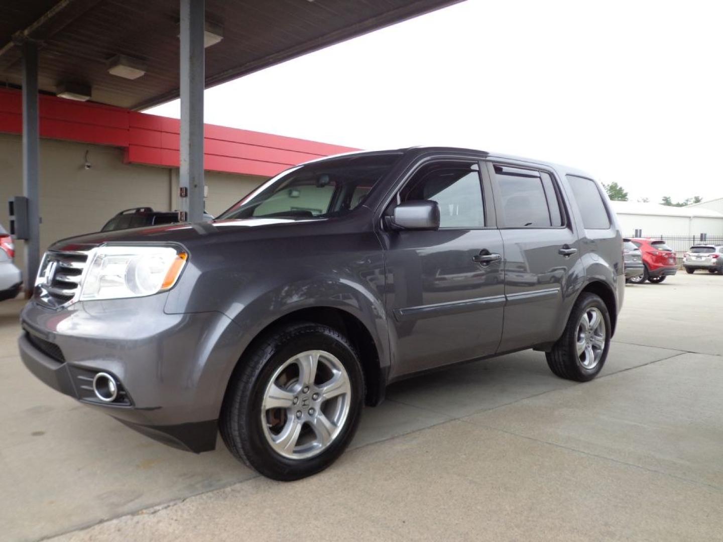 2014 GRAY HONDA PILOT EXLN (5FNYF4H70EB) with an 3.5L engine, Automatic transmission, located at 6610 L St., Omaha, NE, 68117, (402) 731-7800, 41.212872, -96.014702 - THIS VEHICLE HAS A BEEN FULLY INSPECTED AND HAS A CLEAN TITLE WITH A FREE CARFAX REPORT PROVIDED! 1-OWNER, CLEAN CARFAX, LOW MILEAGE, SUNROOF, NAV, BACKUP CAM, HEATED SEATS AND A NICE SET OF MICHELINS! *****We have found that most customers do the majority of their shopping online before visiti- Photo#0