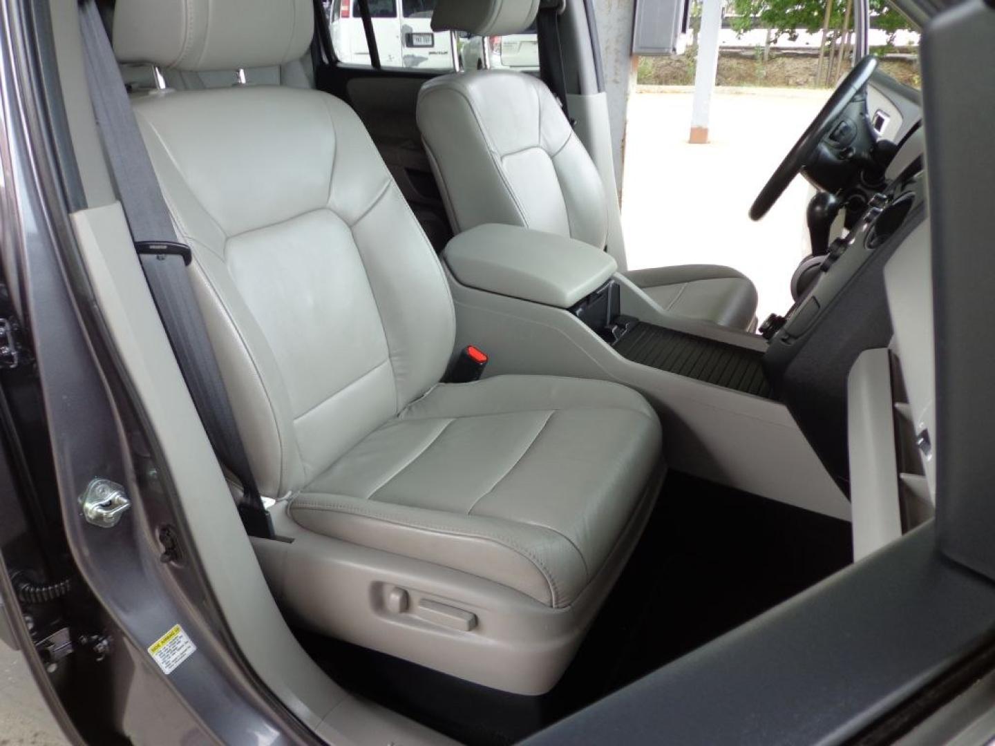 2014 GRAY HONDA PILOT EXLN (5FNYF4H70EB) with an 3.5L engine, Automatic transmission, located at 6610 L St., Omaha, NE, 68117, (402) 731-7800, 41.212872, -96.014702 - THIS VEHICLE HAS A BEEN FULLY INSPECTED AND HAS A CLEAN TITLE WITH A FREE CARFAX REPORT PROVIDED! 1-OWNER, CLEAN CARFAX, LOW MILEAGE, SUNROOF, NAV, BACKUP CAM, HEATED SEATS AND A NICE SET OF MICHELINS! *****We have found that most customers do the majority of their shopping online before visiti- Photo#12