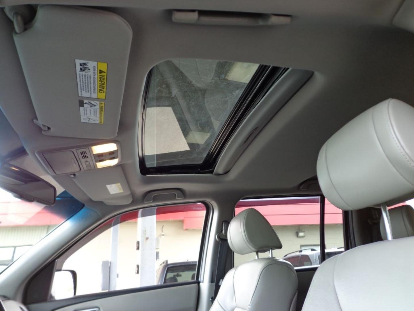 2014 GRAY HONDA PILOT EXLN (5FNYF4H70EB) with an 3.5L engine, Automatic transmission, located at 6610 L St., Omaha, NE, 68117, (402) 731-7800, 41.212872, -96.014702 - THIS VEHICLE HAS A BEEN FULLY INSPECTED AND HAS A CLEAN TITLE WITH A FREE CARFAX REPORT PROVIDED! 1-OWNER, CLEAN CARFAX, LOW MILEAGE, SUNROOF, NAV, BACKUP CAM, HEATED SEATS AND A NICE SET OF MICHELINS! *****We have found that most customers do the majority of their shopping online before visiti- Photo#18