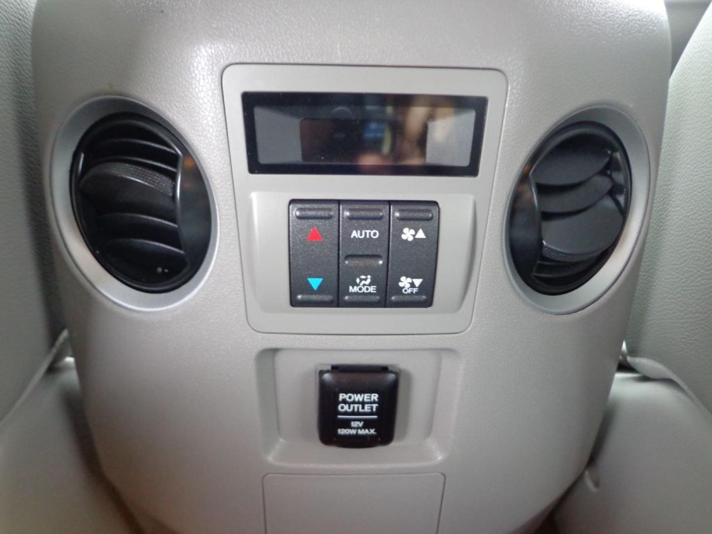 2014 GRAY HONDA PILOT EXLN (5FNYF4H70EB) with an 3.5L engine, Automatic transmission, located at 6610 L St., Omaha, NE, 68117, (402) 731-7800, 41.212872, -96.014702 - THIS VEHICLE HAS A BEEN FULLY INSPECTED AND HAS A CLEAN TITLE WITH A FREE CARFAX REPORT PROVIDED! 1-OWNER, CLEAN CARFAX, LOW MILEAGE, SUNROOF, NAV, BACKUP CAM, HEATED SEATS AND A NICE SET OF MICHELINS! *****We have found that most customers do the majority of their shopping online before visiti- Photo#19