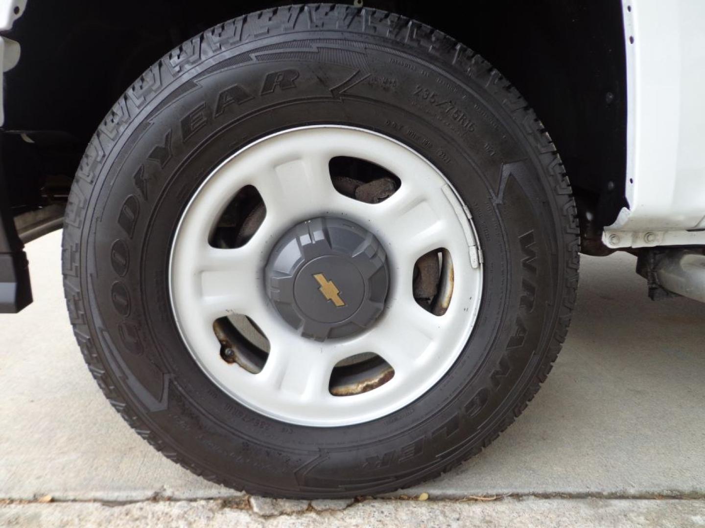 2012 WHITE CHEVROLET COLORADO (1GCGTBF94C8) with an 2.9L engine, Automatic transmission, located at 6610 L St., Omaha, NE, 68117, (402) 731-7800, 41.212872, -96.014702 - THIS VEHICLE HAS A BEEN FULLY INSPECTED AND HAS A CLEAN TITLE WITH A FREE CARFAX REPORT PROVIDED! 1-OWNER, CLEAN CARFAX, LOW MILEAGE WITH NEWER TIRES! *****We have found that most customers do the majority of their shopping online before visiting a ealership. For this reason we feel it necess- Photo#7