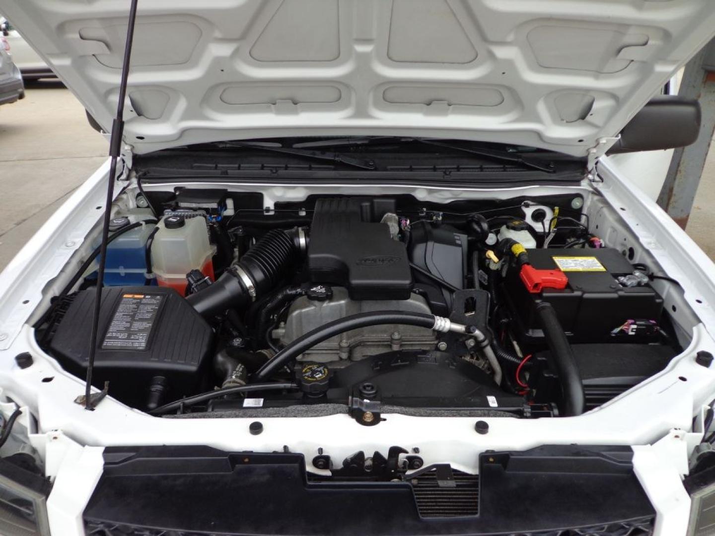 2012 WHITE CHEVROLET COLORADO (1GCGTBF94C8) with an 2.9L engine, Automatic transmission, located at 6610 L St., Omaha, NE, 68117, (402) 731-7800, 41.212872, -96.014702 - THIS VEHICLE HAS A BEEN FULLY INSPECTED AND HAS A CLEAN TITLE WITH A FREE CARFAX REPORT PROVIDED! 1-OWNER, CLEAN CARFAX, LOW MILEAGE WITH NEWER TIRES! *****We have found that most customers do the majority of their shopping online before visiting a ealership. For this reason we feel it necess- Photo#11