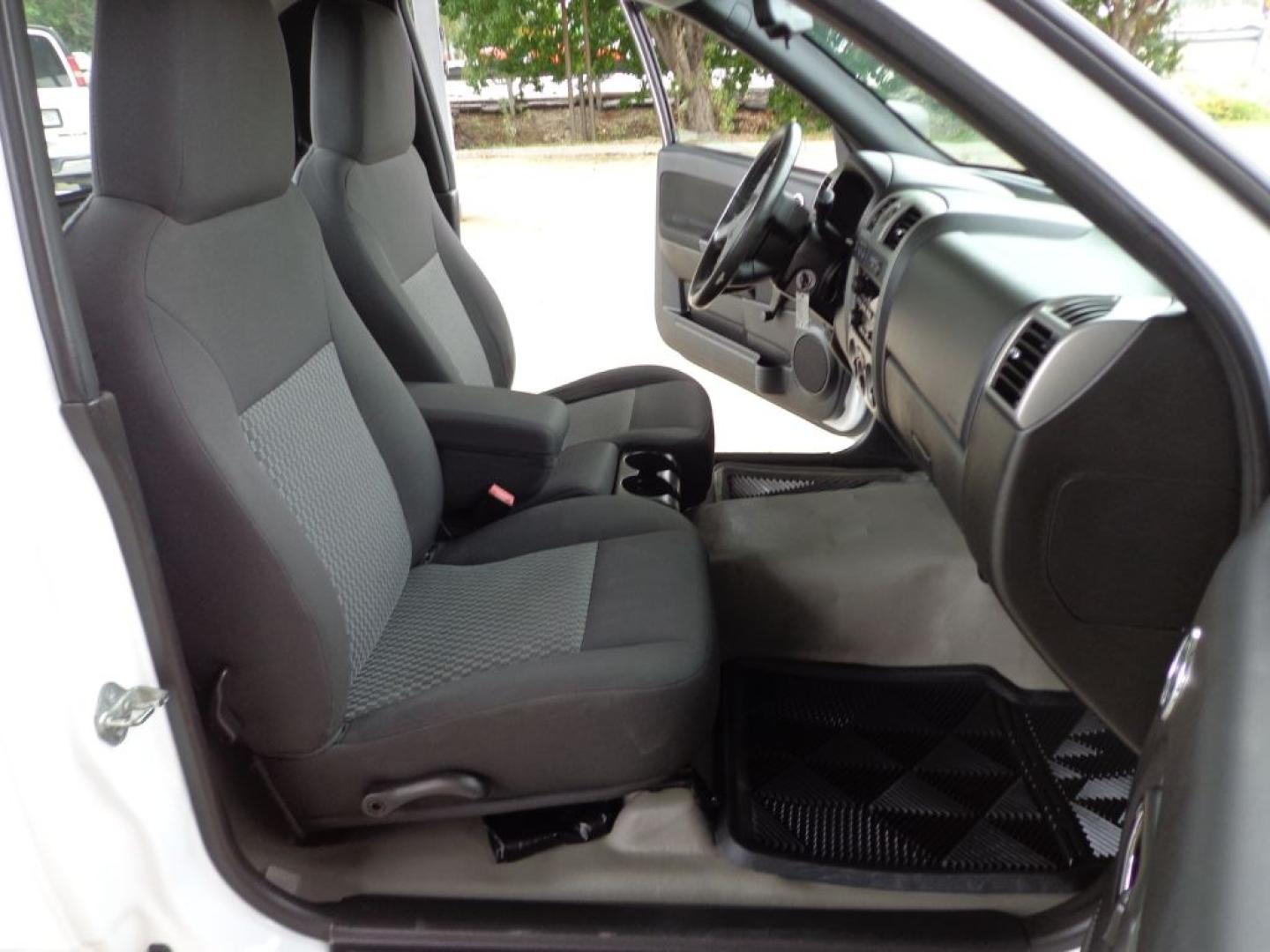 2012 WHITE CHEVROLET COLORADO (1GCGTBF94C8) with an 2.9L engine, Automatic transmission, located at 6610 L St., Omaha, NE, 68117, (402) 731-7800, 41.212872, -96.014702 - THIS VEHICLE HAS A BEEN FULLY INSPECTED AND HAS A CLEAN TITLE WITH A FREE CARFAX REPORT PROVIDED! 1-OWNER, CLEAN CARFAX, LOW MILEAGE WITH NEWER TIRES! *****We have found that most customers do the majority of their shopping online before visiting a ealership. For this reason we feel it necess- Photo#15