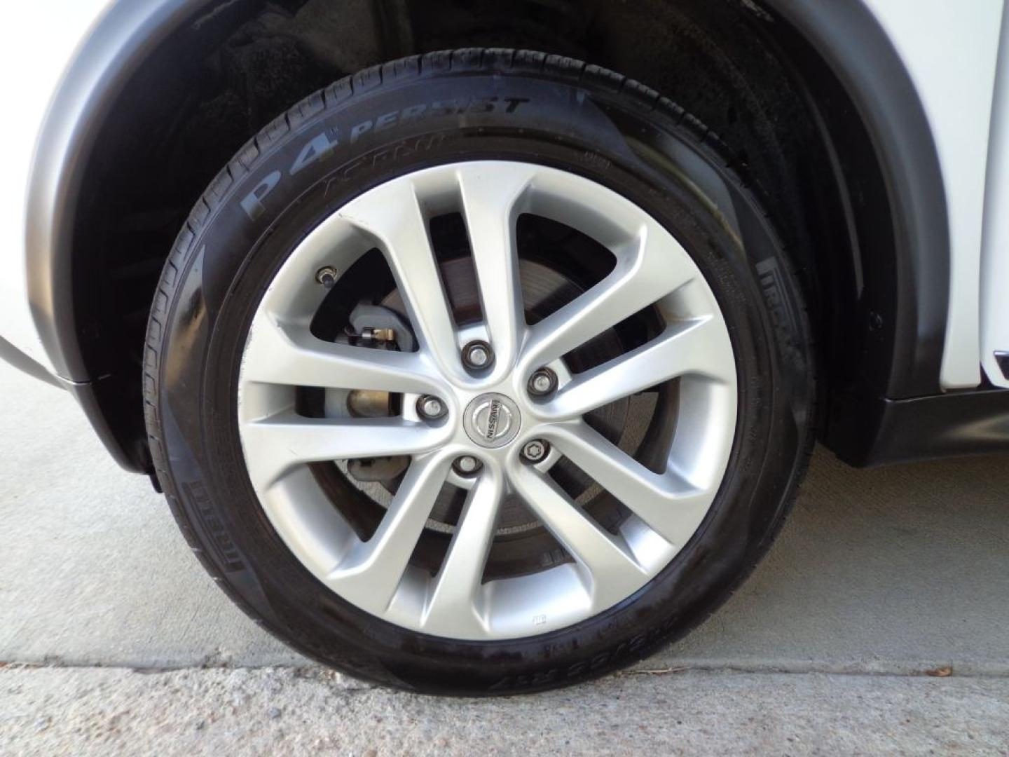 2013 WHITE NISSAN JUKE SL (JN8AF5MV5DT) with an 1.6L engine, Continuously Variable transmission, located at 6610 L St., Omaha, NE, 68117, (402) 731-7800, 41.212872, -96.014702 - THIS VEHICLE HAS A BEEN FULLY INSPECTED AND HAS A CLEAN TITLE WITH A FREE CARFAX REPORT PROVIDED! 1-OWNER, CLEAN CARFAX, LOW MILEAGE LOADED WITH HEATED SEATS, SUNROOF, NAV, BACKUP CAM AND NEWER TIRES! *****We have found that most customers do the majority of their shopping online before visitin- Photo#7