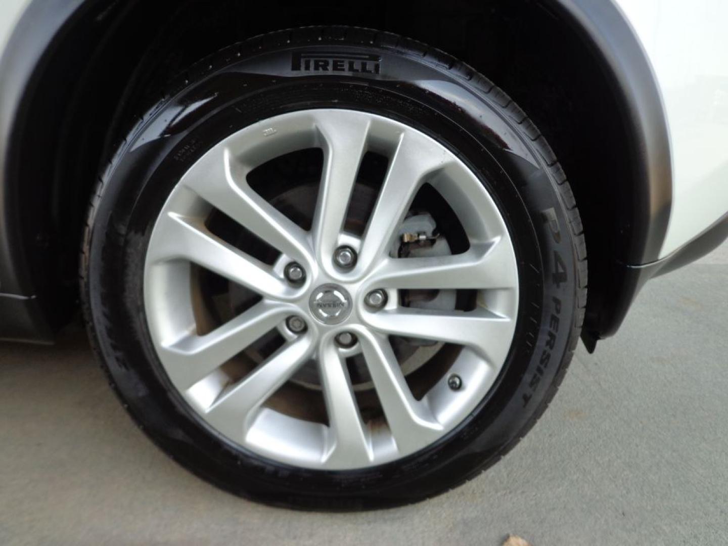 2013 WHITE NISSAN JUKE SL (JN8AF5MV5DT) with an 1.6L engine, Continuously Variable transmission, located at 6610 L St., Omaha, NE, 68117, (402) 731-7800, 41.212872, -96.014702 - THIS VEHICLE HAS A BEEN FULLY INSPECTED AND HAS A CLEAN TITLE WITH A FREE CARFAX REPORT PROVIDED! 1-OWNER, CLEAN CARFAX, LOW MILEAGE LOADED WITH HEATED SEATS, SUNROOF, NAV, BACKUP CAM AND NEWER TIRES! *****We have found that most customers do the majority of their shopping online before visitin- Photo#8