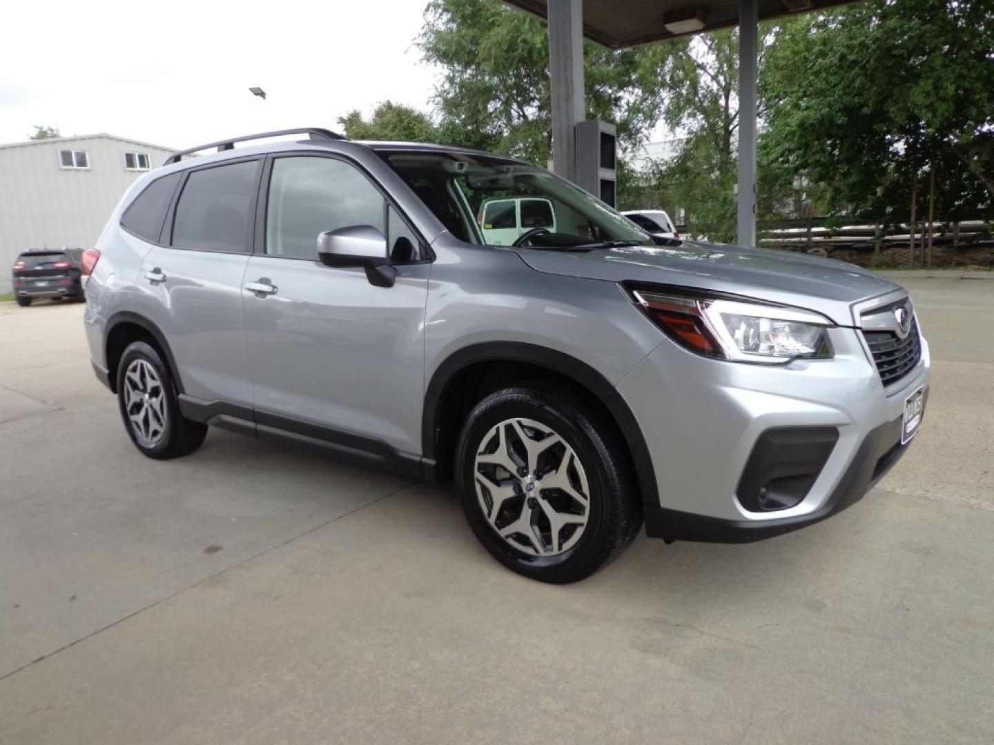 2019 SILVER SUBARU FORESTER PREMIUM (JF2SKAGC0KH) with an 2.5L engine, Continuously Variable transmission, located at 6610 L St., Omaha, NE, 68117, (402) 731-7800, 41.212872, -96.014702 - THIS VEHICLE HAS A BEEN FULLY INSPECTED AND HAS A CLEAN TITLE WITH A FREE CARFAX REPORT PROVIDED! 2-OWNER, CLEAN CARFAX, LOW MILEAGE, HEATED SEATS, SUNROOF AND MUCH MORE! *****We have found that most customers do the majority of their shopping online before visiting a ealership. For this reason- Photo#2