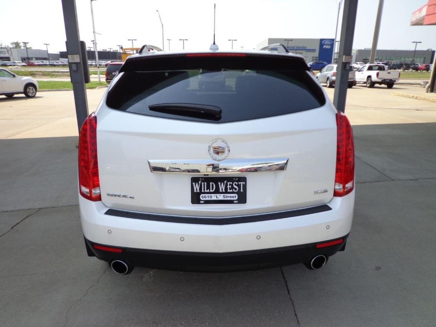 2016 WHITE CADILLAC SRX PERFORMANCE COLLECTION (3GYFNCE36GS) with an 3.6L engine, Automatic transmission, located at 6610 L St., Omaha, NE, 68117, (402) 731-7800, 41.212872, -96.014702 - THIS VEHICLE HAS A BEEN FULLY INSPECTED AND HAS A CLEAN TITLE WITH A FREE CARFAX REPORT PROVIDED! 1-OWNER, CLEAN CARFAX, LOW MILEAGE, PANORAMIC ROOF AND MUCH MORE! *****We have found that most customers do the majority of their shopping online before visiting a ealership. For this reason we fee- Photo#4