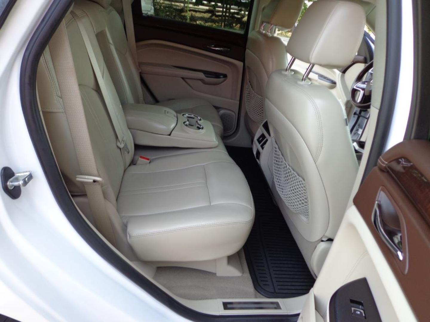 2016 WHITE CADILLAC SRX PERFORMANCE COLLECTION (3GYFNCE36GS) with an 3.6L engine, Automatic transmission, located at 6610 L St., Omaha, NE, 68117, (402) 731-7800, 41.212872, -96.014702 - THIS VEHICLE HAS A BEEN FULLY INSPECTED AND HAS A CLEAN TITLE WITH A FREE CARFAX REPORT PROVIDED! 1-OWNER, CLEAN CARFAX, LOW MILEAGE, PANORAMIC ROOF AND MUCH MORE! *****We have found that most customers do the majority of their shopping online before visiting a ealership. For this reason we fee- Photo#14