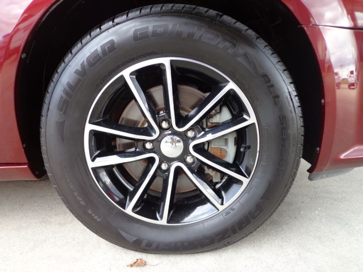 2019 RED DODGE GRAND CARAVAN GT (2C4RDGEGXKR) with an 3.6L engine, Automatic transmission, located at 6610 L St., Omaha, NE, 68117, (402) 731-7800, 41.212872, -96.014702 - THIS VEHICLE HAS A BEEN FULLY INSPECTED AND HAS A CLEAN TITLE WITH A FREE CARFAX REPORT PROVIDED! SHARP GT MODEL WITH A CLEAN CARFAX NAV, BACKUP CAM, NEWER TIRES AND MUCH MORE! *****We have found that most customers do the majority of their shopping online before visiting a ealership. For this- Photo#8