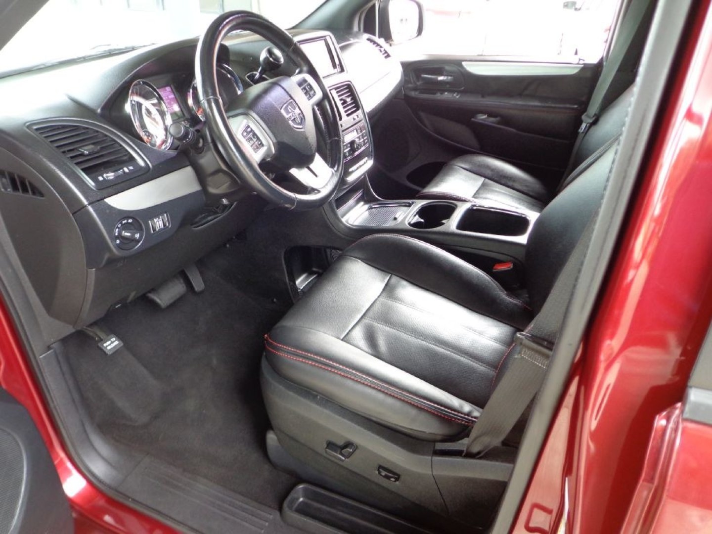 2019 RED DODGE GRAND CARAVAN GT (2C4RDGEGXKR) with an 3.6L engine, Automatic transmission, located at 6610 L St., Omaha, NE, 68117, (402) 731-7800, 41.212872, -96.014702 - THIS VEHICLE HAS A BEEN FULLY INSPECTED AND HAS A CLEAN TITLE WITH A FREE CARFAX REPORT PROVIDED! SHARP GT MODEL WITH A CLEAN CARFAX NAV, BACKUP CAM, NEWER TIRES AND MUCH MORE! *****We have found that most customers do the majority of their shopping online before visiting a ealership. For this- Photo#14