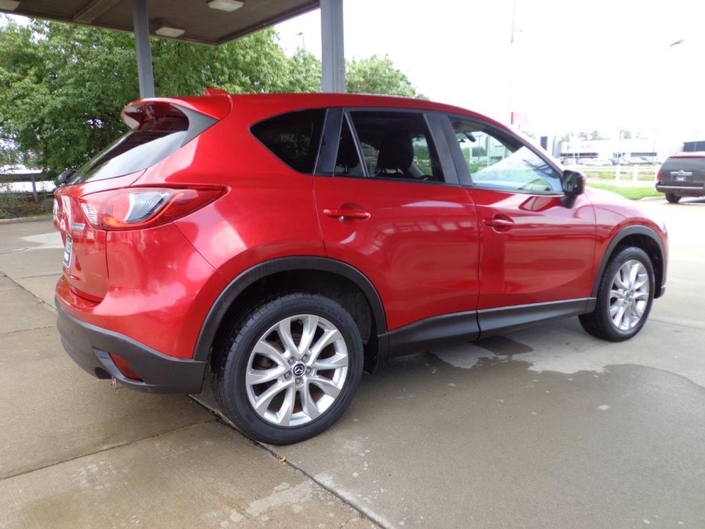 2015 RED MAZDA CX-5 GT (JM3KE4DY6F0) with an 2.5L engine, Automatic transmission, located at 6610 L St., Omaha, NE, 68117, (402) 731-7800, 41.212872, -96.014702 - THIS VEHICLE HAS A BEEN FULLY INSPECTED AND HAS A CLEAN TITLE WITH A FREE CARFAX REPORT PROVIDED! SHARP GRAND TOURING WITH A CLEAN CARFAX, LOW MILEAGE, SUNROOF, HEATED SEATS, NEWER TIRES AND MUCH MORE *****We have found that most customers do the majority of their shopping online before visit- Photo#3