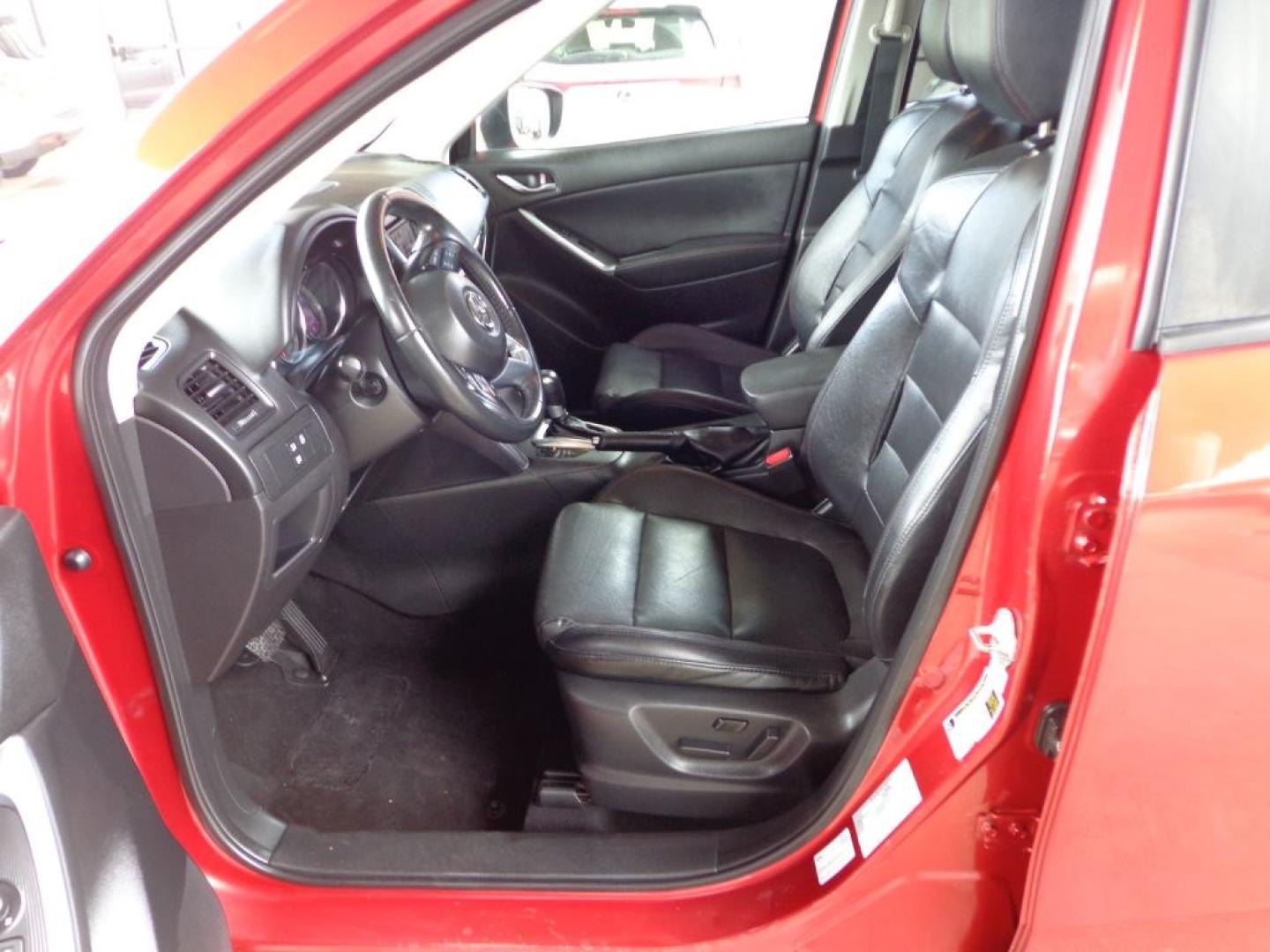 2015 RED MAZDA CX-5 GT (JM3KE4DY6F0) with an 2.5L engine, Automatic transmission, located at 6610 L St., Omaha, NE, 68117, (402) 731-7800, 41.212872, -96.014702 - THIS VEHICLE HAS A BEEN FULLY INSPECTED AND HAS A CLEAN TITLE WITH A FREE CARFAX REPORT PROVIDED! SHARP GRAND TOURING WITH A CLEAN CARFAX, LOW MILEAGE, SUNROOF, HEATED SEATS, NEWER TIRES AND MUCH MORE *****We have found that most customers do the majority of their shopping online before visit- Photo#12