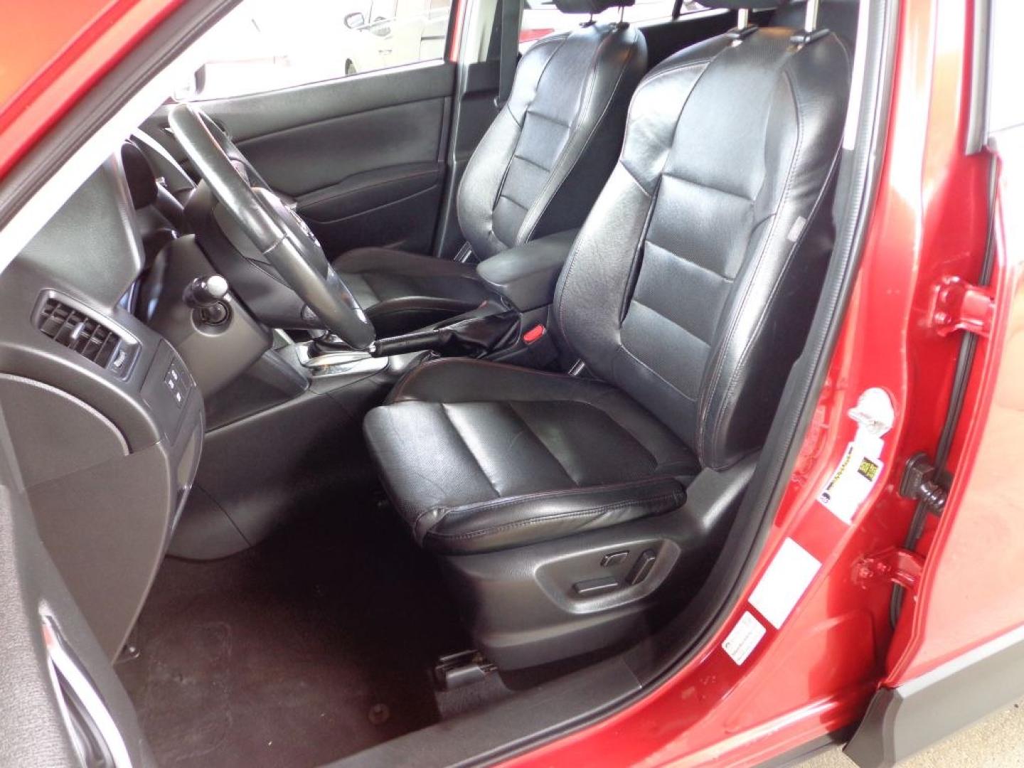2015 RED MAZDA CX-5 GT (JM3KE4DY6F0) with an 2.5L engine, Automatic transmission, located at 6610 L St., Omaha, NE, 68117, (402) 731-7800, 41.212872, -96.014702 - THIS VEHICLE HAS A BEEN FULLY INSPECTED AND HAS A CLEAN TITLE WITH A FREE CARFAX REPORT PROVIDED! SHARP GRAND TOURING WITH A CLEAN CARFAX, LOW MILEAGE, SUNROOF, HEATED SEATS, NEWER TIRES AND MUCH MORE *****We have found that most customers do the majority of their shopping online before visit- Photo#13