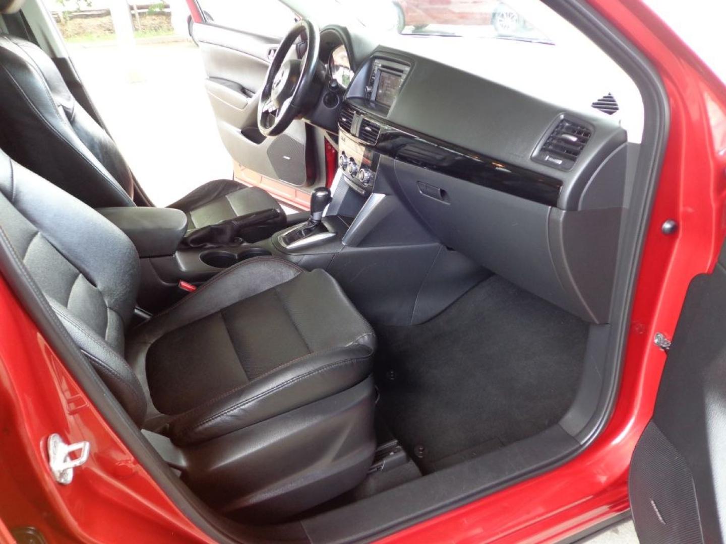 2015 RED MAZDA CX-5 GT (JM3KE4DY6F0) with an 2.5L engine, Automatic transmission, located at 6610 L St., Omaha, NE, 68117, (402) 731-7800, 41.212872, -96.014702 - THIS VEHICLE HAS A BEEN FULLY INSPECTED AND HAS A CLEAN TITLE WITH A FREE CARFAX REPORT PROVIDED! SHARP GRAND TOURING WITH A CLEAN CARFAX, LOW MILEAGE, SUNROOF, HEATED SEATS, NEWER TIRES AND MUCH MORE *****We have found that most customers do the majority of their shopping online before visit- Photo#17