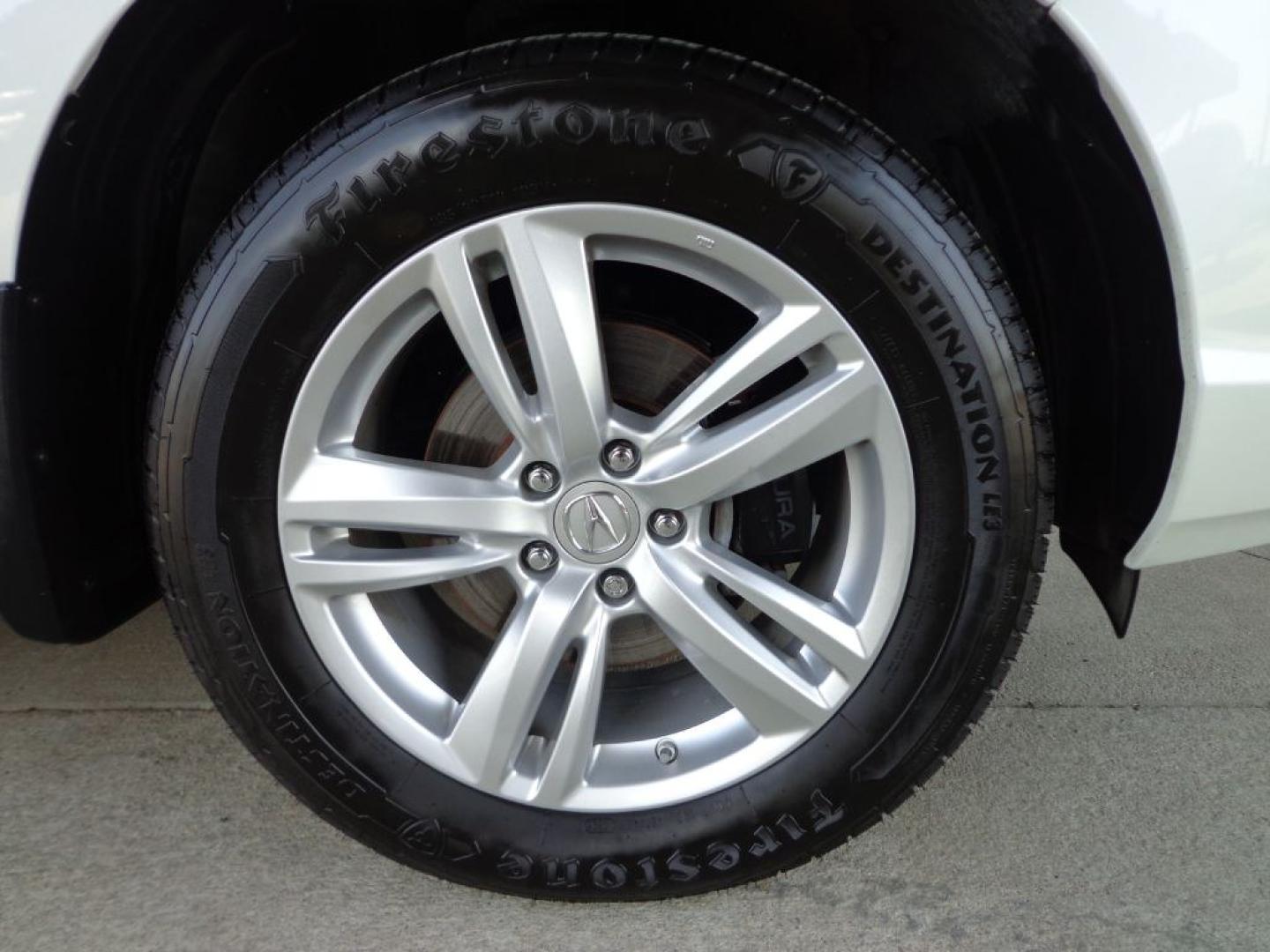 2015 WHITE ACURA RDX TECHNOLOGY (5J8TB4H51FL) with an 3.5L engine, Automatic transmission, located at 6610 L St., Omaha, NE, 68117, (402) 731-7800, 41.212872, -96.014702 - THIS VEHICLE HAS A BEEN FULLY INSPECTED AND HAS A CLEAN TITLE WITH A FREE CARFAX REPORT PROVIDED! SHARP TECH PACKAGE WITH A CLEAN CARFAX, LOW MILEAGE AND NEWER TIRES! *****We have found that most customers do the majority of their shopping online before visiting a ealership. For this reason we- Photo#8