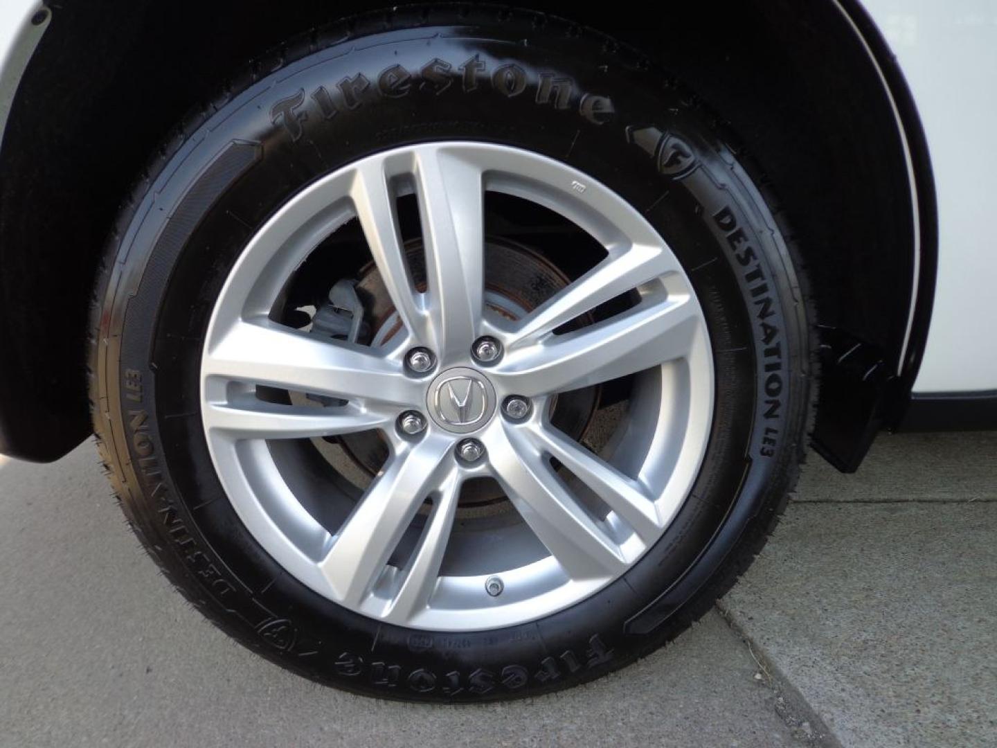 2015 WHITE ACURA RDX TECHNOLOGY (5J8TB4H51FL) with an 3.5L engine, Automatic transmission, located at 6610 L St., Omaha, NE, 68117, (402) 731-7800, 41.212872, -96.014702 - THIS VEHICLE HAS A BEEN FULLY INSPECTED AND HAS A CLEAN TITLE WITH A FREE CARFAX REPORT PROVIDED! SHARP TECH PACKAGE WITH A CLEAN CARFAX, LOW MILEAGE AND NEWER TIRES! *****We have found that most customers do the majority of their shopping online before visiting a ealership. For this reason we- Photo#9