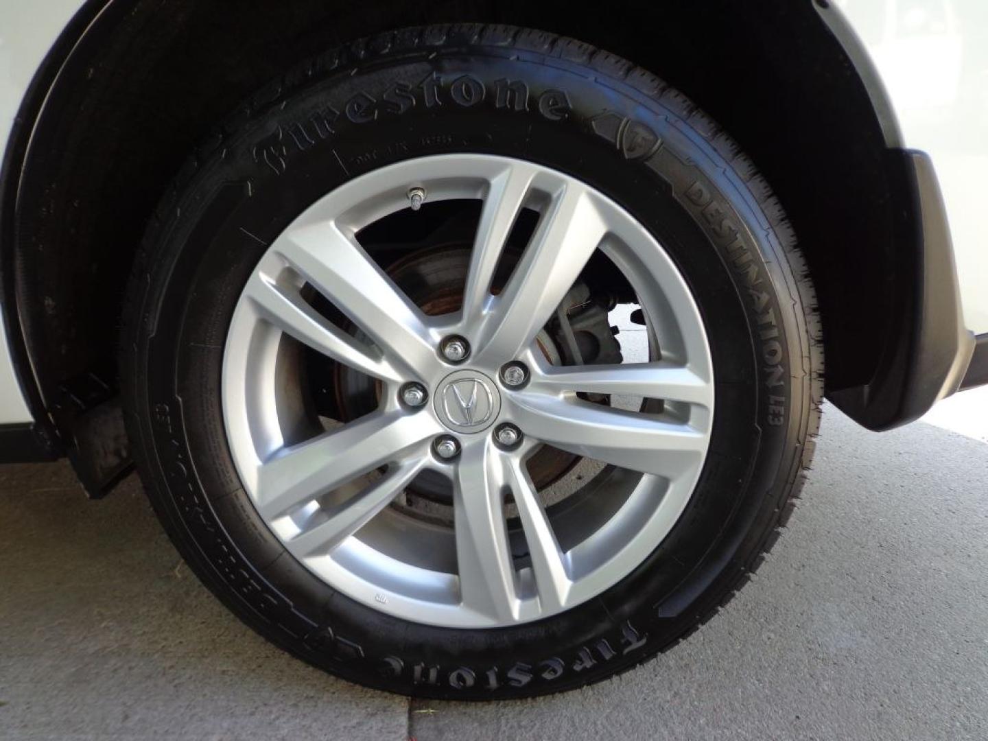 2015 WHITE ACURA RDX TECHNOLOGY (5J8TB4H51FL) with an 3.5L engine, Automatic transmission, located at 6610 L St., Omaha, NE, 68117, (402) 731-7800, 41.212872, -96.014702 - THIS VEHICLE HAS A BEEN FULLY INSPECTED AND HAS A CLEAN TITLE WITH A FREE CARFAX REPORT PROVIDED! SHARP TECH PACKAGE WITH A CLEAN CARFAX, LOW MILEAGE AND NEWER TIRES! *****We have found that most customers do the majority of their shopping online before visiting a ealership. For this reason we- Photo#10