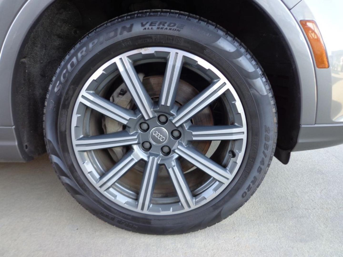2017 GRAY AUDI Q7 PREMIUM PLUS (WA1LAAF78HD) with an 3.0L engine, Automatic transmission, located at 6610 L St., Omaha, NE, 68117, (402) 731-7800, 41.212872, -96.014702 - THIS VEHICLE HAS A BEEN FULLY INSPECTED AND HAS A CLEAN TITLE WITH A FREE CARFAX REPORT PROVIDED! 2-OWNER, CLEAN CARFAX, LOW MILES, LOADED WITH OPTIONS AND NEWER TIRES! *****We have found that most customers do the majority of their shopping online before visiting a ealership. For this reason w- Photo#8