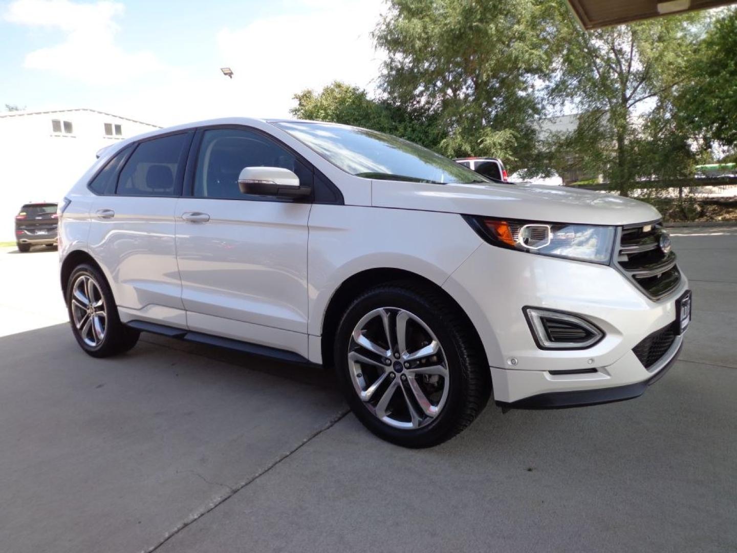 2016 WHITE FORD EDGE SPORT (2FMPK4AP8GB) with an 2.7L engine, Automatic transmission, located at 6610 L St., Omaha, NE, 68117, (402) 731-7800, 41.212872, -96.014702 - THIS VEHICLE HAS A BEEN FULLY INSPECTED AND HAS A CLEAN TITLE WITH A FREE CARFAX REPORT PROVIDED! 1-OWNER, CLEAN CARFAX, LOW MILEAGE, PANORAMIC ROOF, NAV, 20IN WHEELS, HID HEADLIGHTS, HEATED-COOLED FRONT SEATS, HEATED REAR SEATS/STEERING WHEEL, FRONT 180 CAMERA, PARK ASSIST AND A NICE SET OF MICH- Photo#2