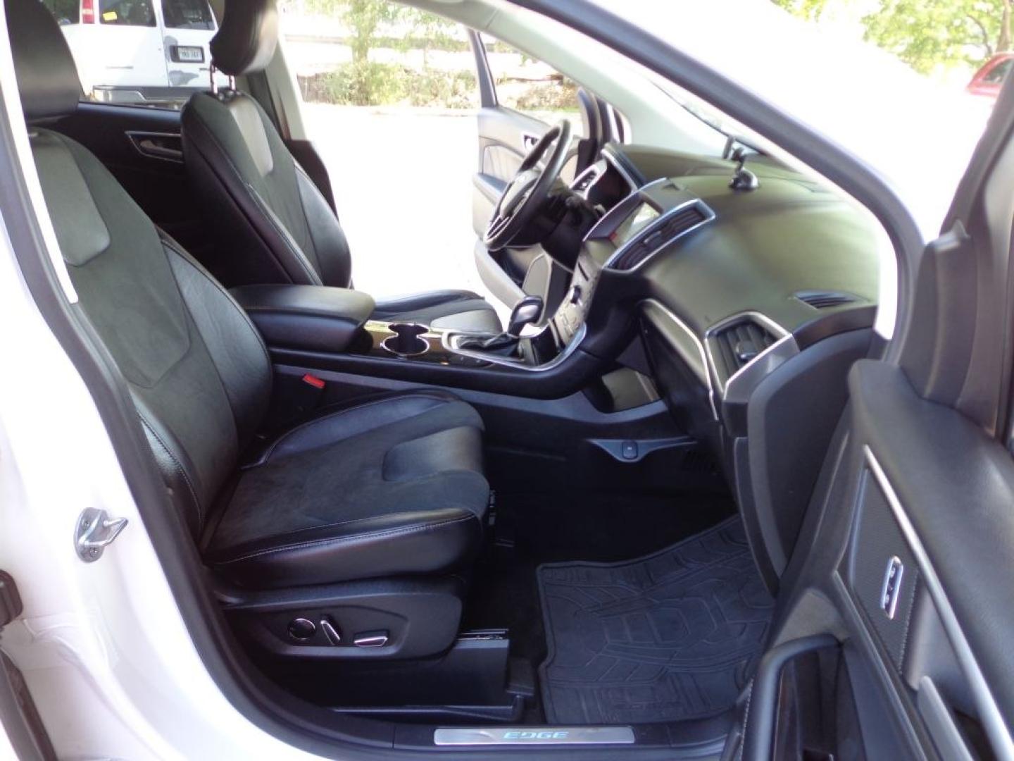 2016 WHITE FORD EDGE SPORT (2FMPK4AP8GB) with an 2.7L engine, Automatic transmission, located at 6610 L St., Omaha, NE, 68117, (402) 731-7800, 41.212872, -96.014702 - THIS VEHICLE HAS A BEEN FULLY INSPECTED AND HAS A CLEAN TITLE WITH A FREE CARFAX REPORT PROVIDED! 1-OWNER, CLEAN CARFAX, LOW MILEAGE, PANORAMIC ROOF, NAV, 20IN WHEELS, HID HEADLIGHTS, HEATED-COOLED FRONT SEATS, HEATED REAR SEATS/STEERING WHEEL, FRONT 180 CAMERA, PARK ASSIST AND A NICE SET OF MICH- Photo#13