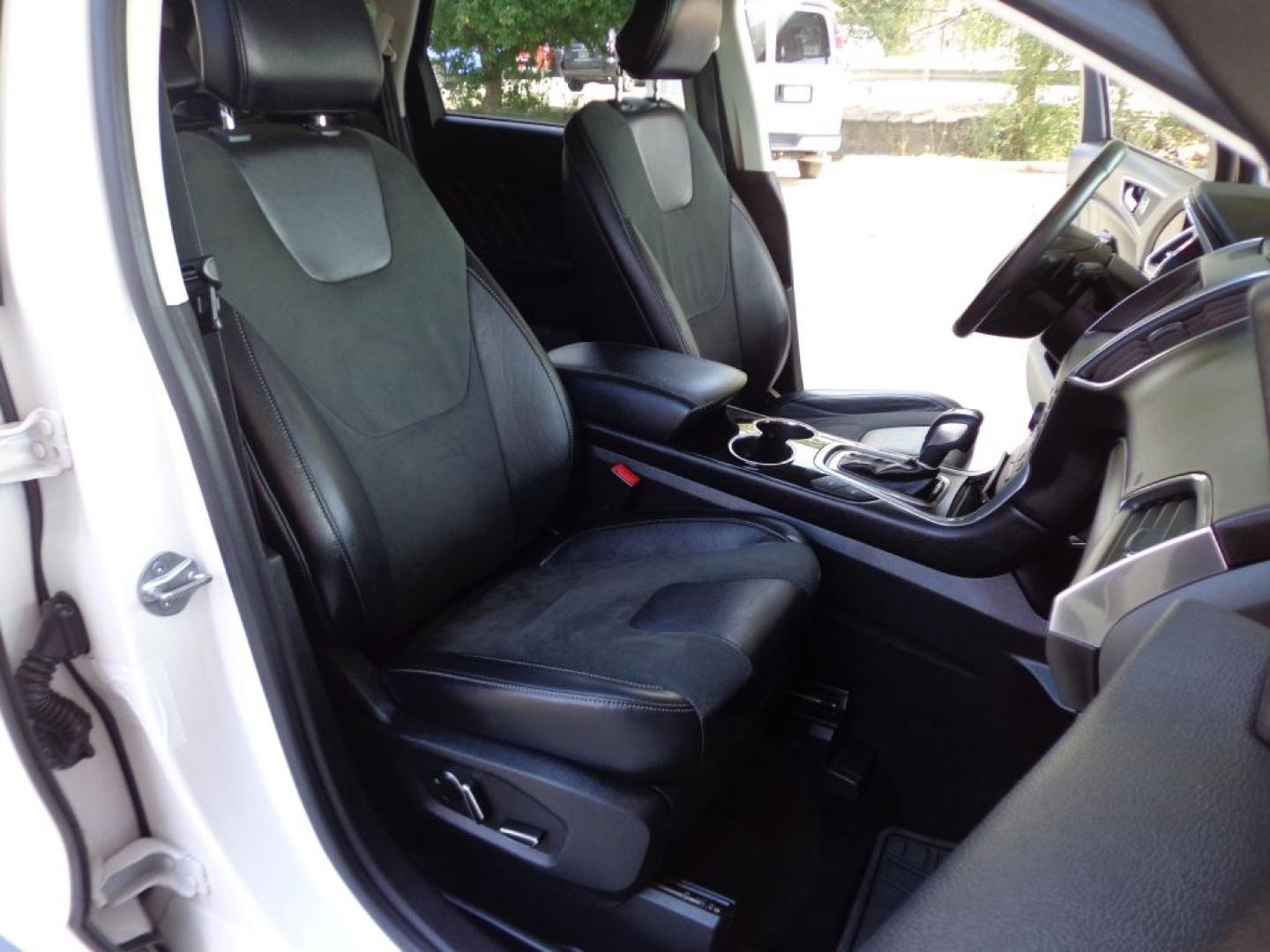 2016 WHITE FORD EDGE SPORT (2FMPK4AP8GB) with an 2.7L engine, Automatic transmission, located at 6610 L St., Omaha, NE, 68117, (402) 731-7800, 41.212872, -96.014702 - THIS VEHICLE HAS A BEEN FULLY INSPECTED AND HAS A CLEAN TITLE WITH A FREE CARFAX REPORT PROVIDED! 1-OWNER, CLEAN CARFAX, LOW MILEAGE, PANORAMIC ROOF, NAV, 20IN WHEELS, HID HEADLIGHTS, HEATED-COOLED FRONT SEATS, HEATED REAR SEATS/STEERING WHEEL, FRONT 180 CAMERA, PARK ASSIST AND A NICE SET OF MICH- Photo#15