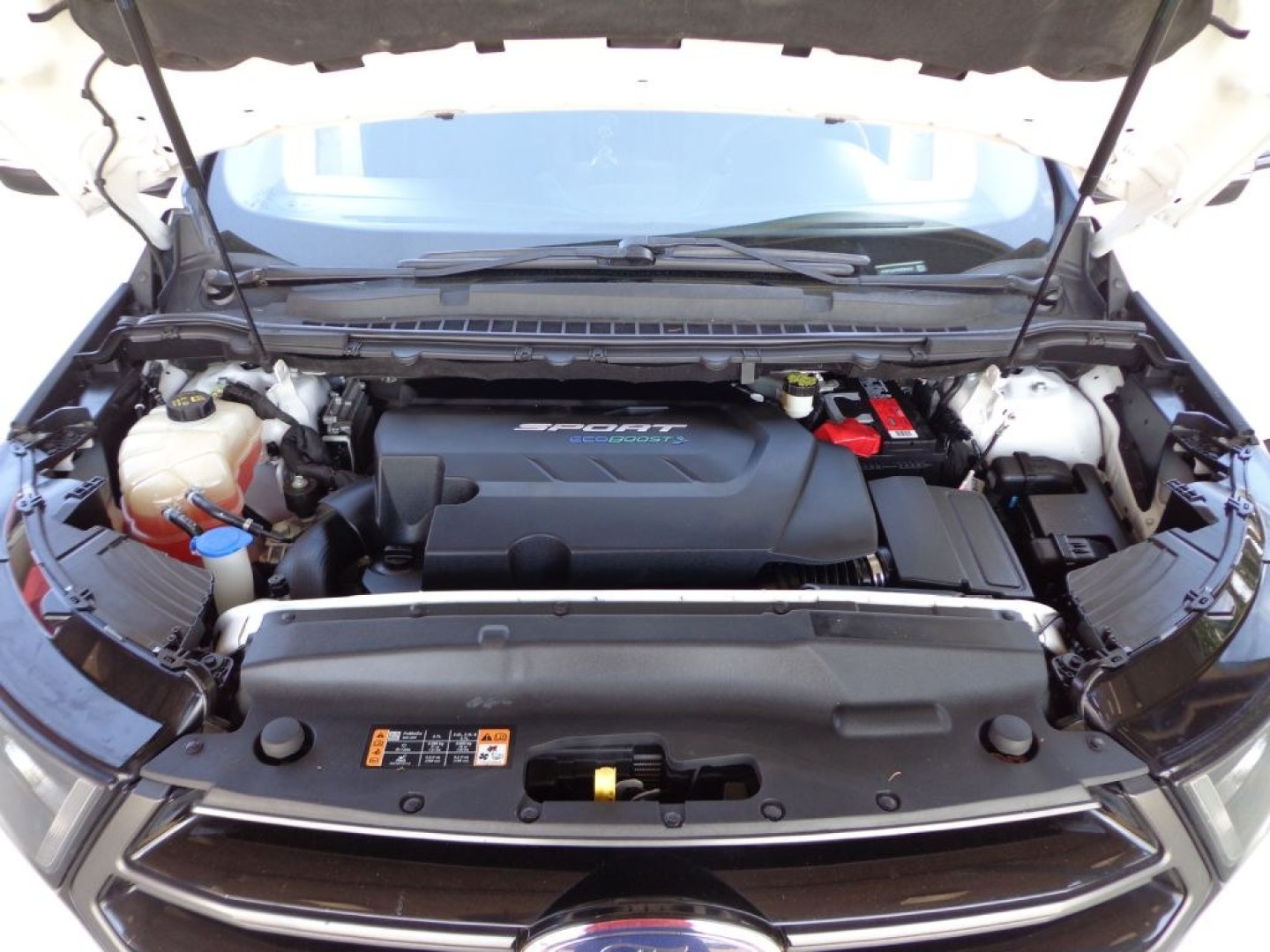 2016 WHITE FORD EDGE SPORT (2FMPK4AP8GB) with an 2.7L engine, Automatic transmission, located at 6610 L St., Omaha, NE, 68117, (402) 731-7800, 41.212872, -96.014702 - THIS VEHICLE HAS A BEEN FULLY INSPECTED AND HAS A CLEAN TITLE WITH A FREE CARFAX REPORT PROVIDED! 1-OWNER, CLEAN CARFAX, LOW MILEAGE, PANORAMIC ROOF, NAV, 20IN WHEELS, HID HEADLIGHTS, HEATED-COOLED FRONT SEATS, HEATED REAR SEATS/STEERING WHEEL, FRONT 180 CAMERA, PARK ASSIST AND A NICE SET OF MICH- Photo#19