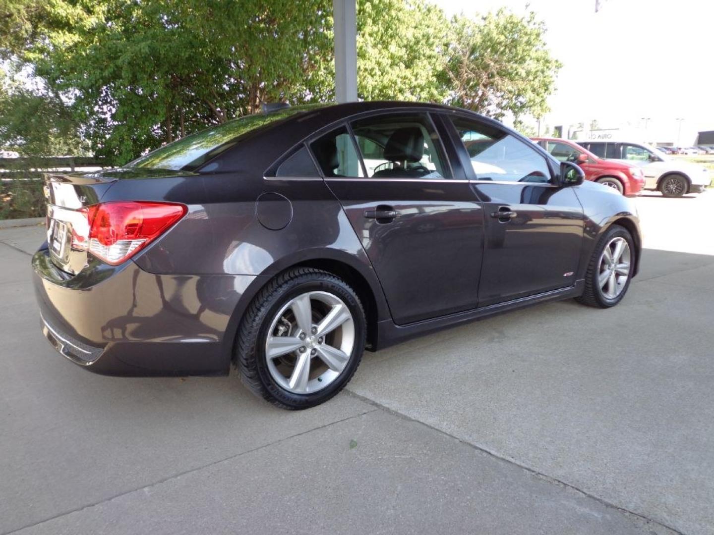 2015 GRAY CHEVROLET CRUZE LT (1G1PE5SB7F7) with an 1.4L engine, Automatic transmission, located at 6610 L St., Omaha, NE, 68117, (402) 731-7800, 41.212872, -96.014702 - THIS VEHICLE HAS A BEEN FULLY INSPECTED AND HAS A CLEAN TITLE WITH A FREE CARFAX REPORT PROVIDED! 1-OWNER, CLEAN CARFAX, LOW MILEAGE, LEATHER, SUNROOF, PREMIUM AUDIO AND A NICE SET OF MICHELINS! *****We have found that most customers do the majority of their shopping online before visiting a ea- Photo#3
