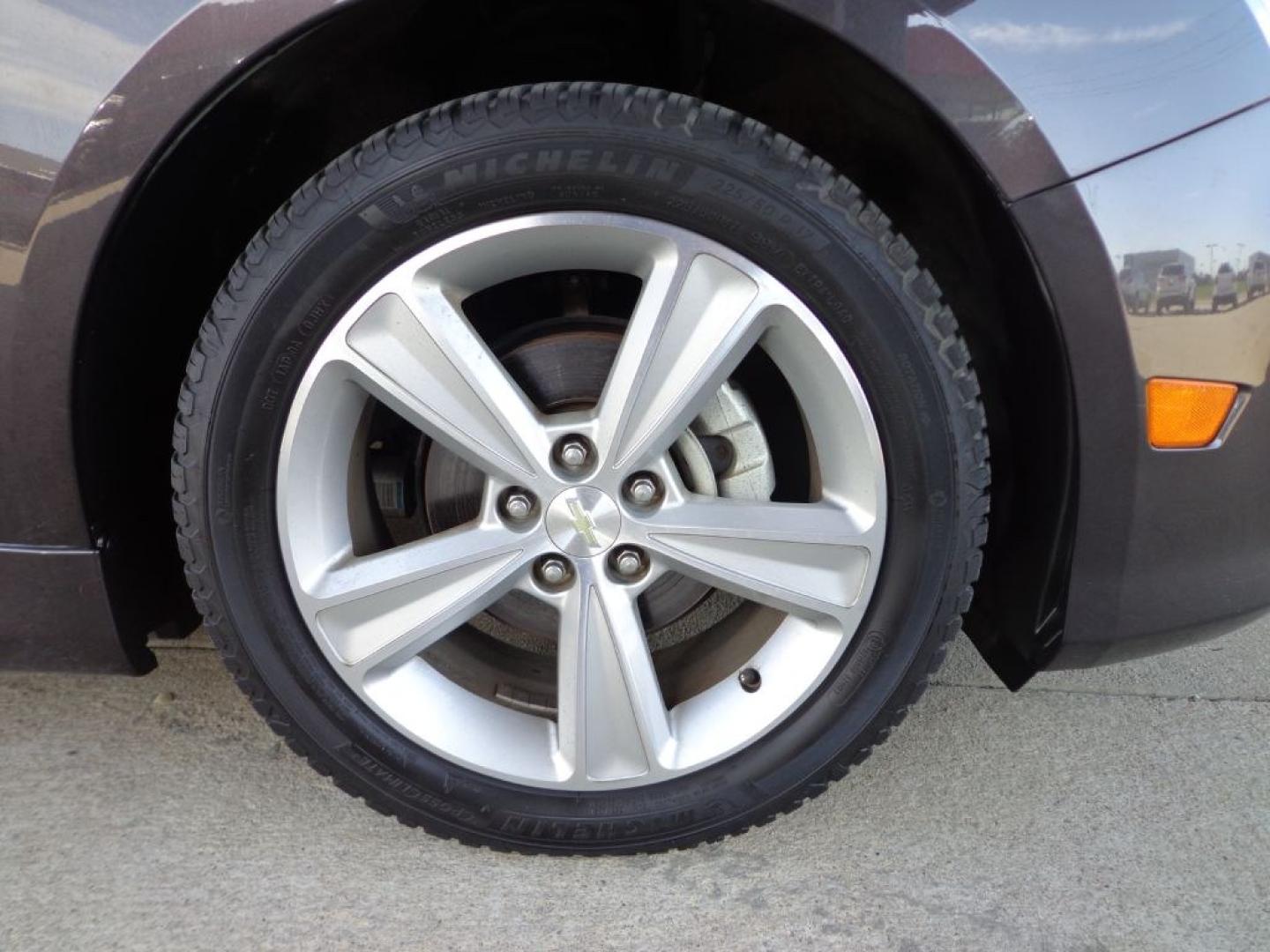 2015 GRAY CHEVROLET CRUZE LT (1G1PE5SB7F7) with an 1.4L engine, Automatic transmission, located at 6610 L St., Omaha, NE, 68117, (402) 731-7800, 41.212872, -96.014702 - THIS VEHICLE HAS A BEEN FULLY INSPECTED AND HAS A CLEAN TITLE WITH A FREE CARFAX REPORT PROVIDED! 1-OWNER, CLEAN CARFAX, LOW MILEAGE, LEATHER, SUNROOF, PREMIUM AUDIO AND A NICE SET OF MICHELINS! *****We have found that most customers do the majority of their shopping online before visiting a ea- Photo#7