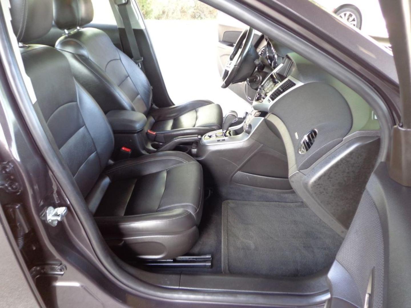 2015 GRAY CHEVROLET CRUZE LT (1G1PE5SB7F7) with an 1.4L engine, Automatic transmission, located at 6610 L St., Omaha, NE, 68117, (402) 731-7800, 41.212872, -96.014702 - THIS VEHICLE HAS A BEEN FULLY INSPECTED AND HAS A CLEAN TITLE WITH A FREE CARFAX REPORT PROVIDED! 1-OWNER, CLEAN CARFAX, LOW MILEAGE, LEATHER, SUNROOF, PREMIUM AUDIO AND A NICE SET OF MICHELINS! *****We have found that most customers do the majority of their shopping online before visiting a ea- Photo#14