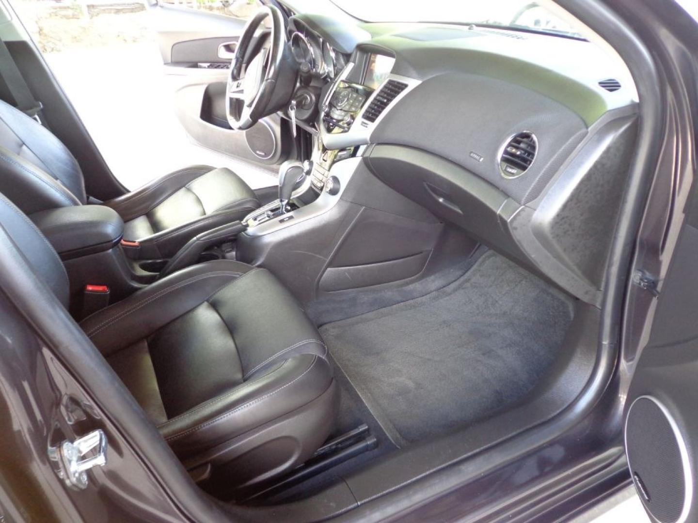 2015 GRAY CHEVROLET CRUZE LT (1G1PE5SB7F7) with an 1.4L engine, Automatic transmission, located at 6610 L St., Omaha, NE, 68117, (402) 731-7800, 41.212872, -96.014702 - THIS VEHICLE HAS A BEEN FULLY INSPECTED AND HAS A CLEAN TITLE WITH A FREE CARFAX REPORT PROVIDED! 1-OWNER, CLEAN CARFAX, LOW MILEAGE, LEATHER, SUNROOF, PREMIUM AUDIO AND A NICE SET OF MICHELINS! *****We have found that most customers do the majority of their shopping online before visiting a ea- Photo#16