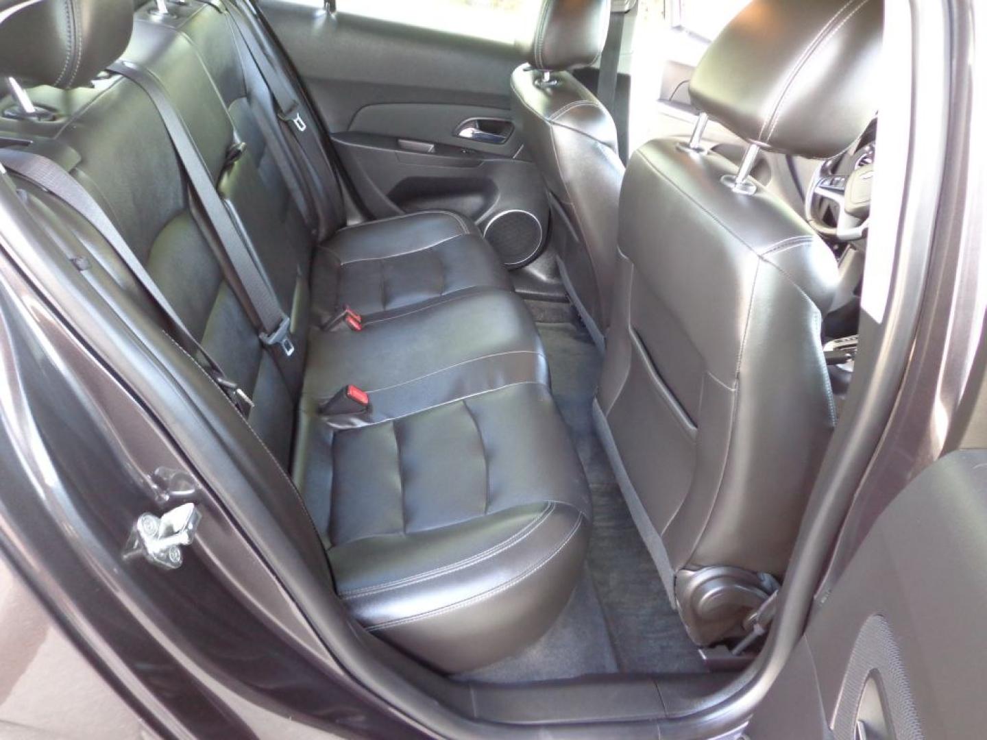 2015 GRAY CHEVROLET CRUZE LT (1G1PE5SB7F7) with an 1.4L engine, Automatic transmission, located at 6610 L St., Omaha, NE, 68117, (402) 731-7800, 41.212872, -96.014702 - THIS VEHICLE HAS A BEEN FULLY INSPECTED AND HAS A CLEAN TITLE WITH A FREE CARFAX REPORT PROVIDED! 1-OWNER, CLEAN CARFAX, LOW MILEAGE, LEATHER, SUNROOF, PREMIUM AUDIO AND A NICE SET OF MICHELINS! *****We have found that most customers do the majority of their shopping online before visiting a ea- Photo#17