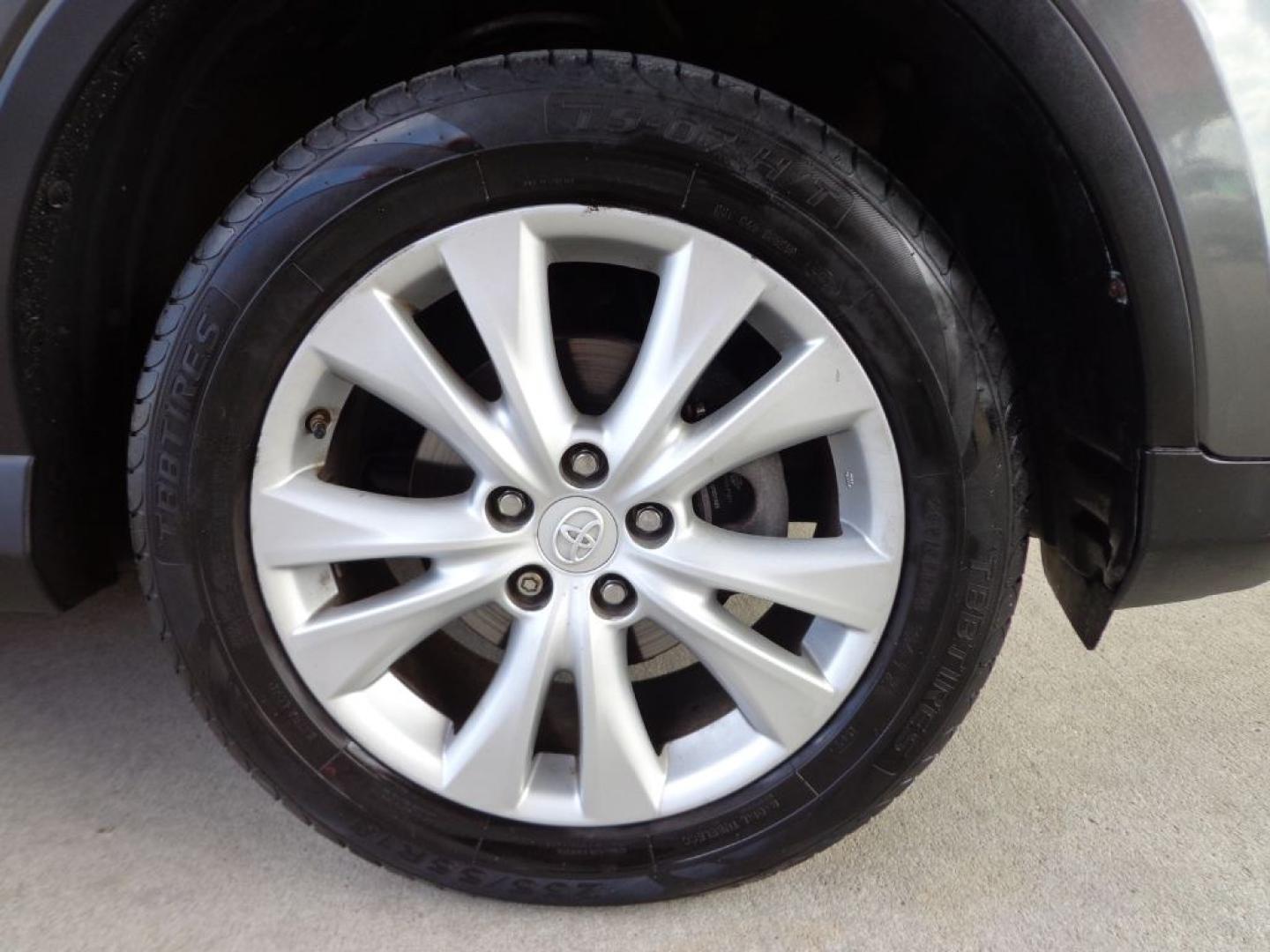 2014 GRAY TOYOTA RAV4 LIMITED (2T3DFREV1EW) with an 2.5L engine, Automatic transmission, located at 6610 L St., Omaha, NE, 68117, (402) 731-7800, 41.212872, -96.014702 - THIS VEHICLE HAS A BEEN FULLY INSPECTED AND HAS A CLEAN TITLE WITH A FREE CARFAX REPORT PROVIDED! 1-OWNER, CLEAN CARFAX, LOW MILEAGE, HEATED LEATHER, SUNROOF, NAV, BACKUP CAM AND NEWER TIRES! *****We have found that most customers do the majority of their shopping online before visiting a ealer- Photo#8