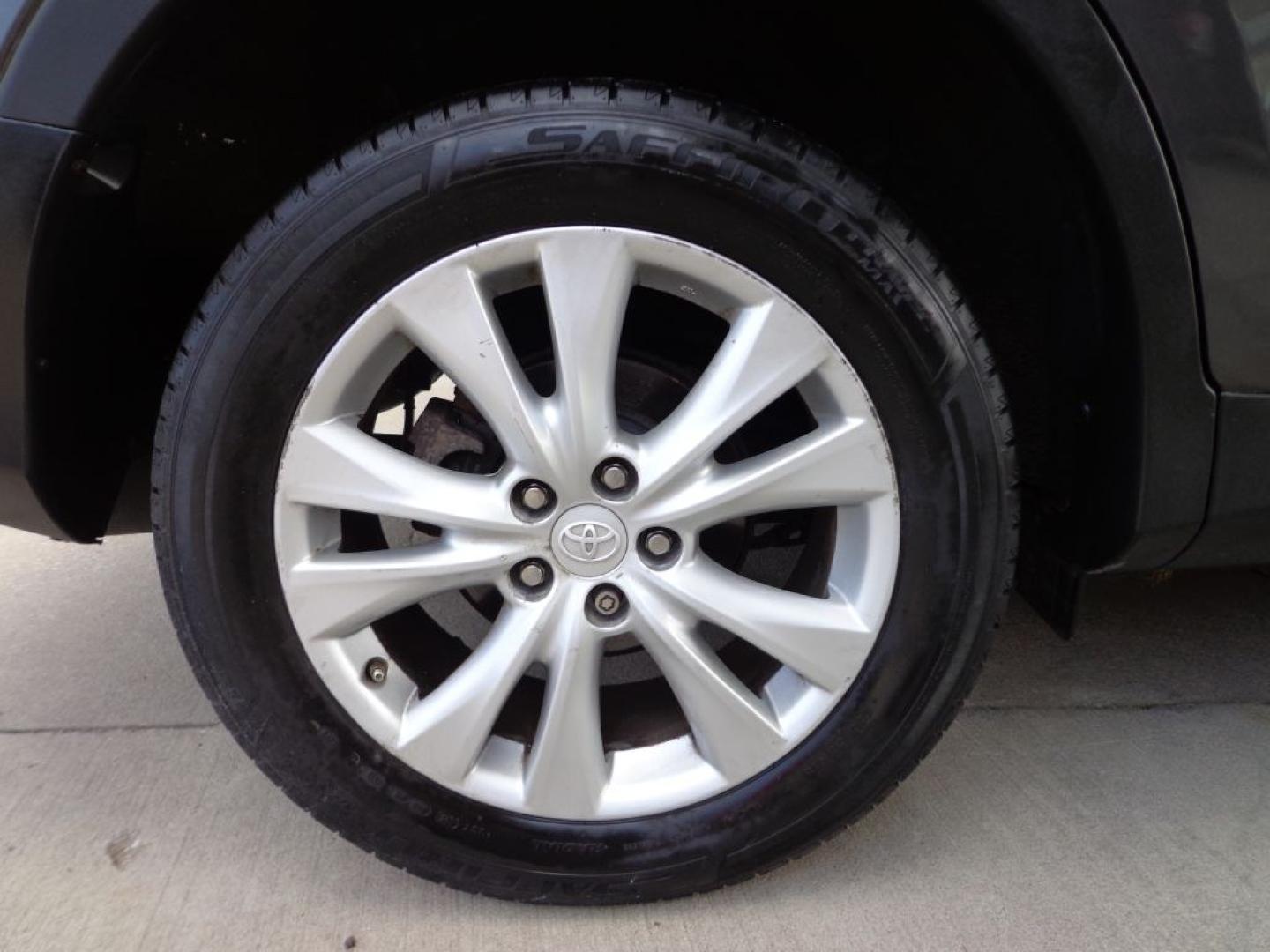 2014 GRAY TOYOTA RAV4 LIMITED (2T3DFREV1EW) with an 2.5L engine, Automatic transmission, located at 6610 L St., Omaha, NE, 68117, (402) 731-7800, 41.212872, -96.014702 - THIS VEHICLE HAS A BEEN FULLY INSPECTED AND HAS A CLEAN TITLE WITH A FREE CARFAX REPORT PROVIDED! 1-OWNER, CLEAN CARFAX, LOW MILEAGE, HEATED LEATHER, SUNROOF, NAV, BACKUP CAM AND NEWER TIRES! *****We have found that most customers do the majority of their shopping online before visiting a ealer- Photo#9
