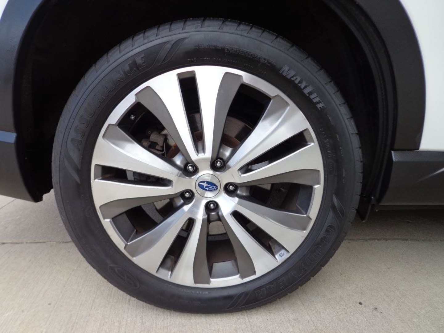 2019 WHITE SUBARU ASCENT LIMITED (4S4WMALD8K3) with an 2.4L engine, Automatic transmission, located at 6610 L St., Omaha, NE, 68117, (402) 731-7800, 41.212872, -96.014702 - THIS VEHICLE HAS A BEEN FULLY INSPECTED AND HAS A CLEAN TITLE WITH A FREE CARFAX REPORT PROVIDED! SHARP 1-OWNER, CLEAN CARFAX, LOW MILEAGE, PANORAMIC ROOF, NAV, NEWER TIRES AND MUCH MORE! *****We have found that most customers do the majority of their shopping online before visiting a ealership- Photo#9