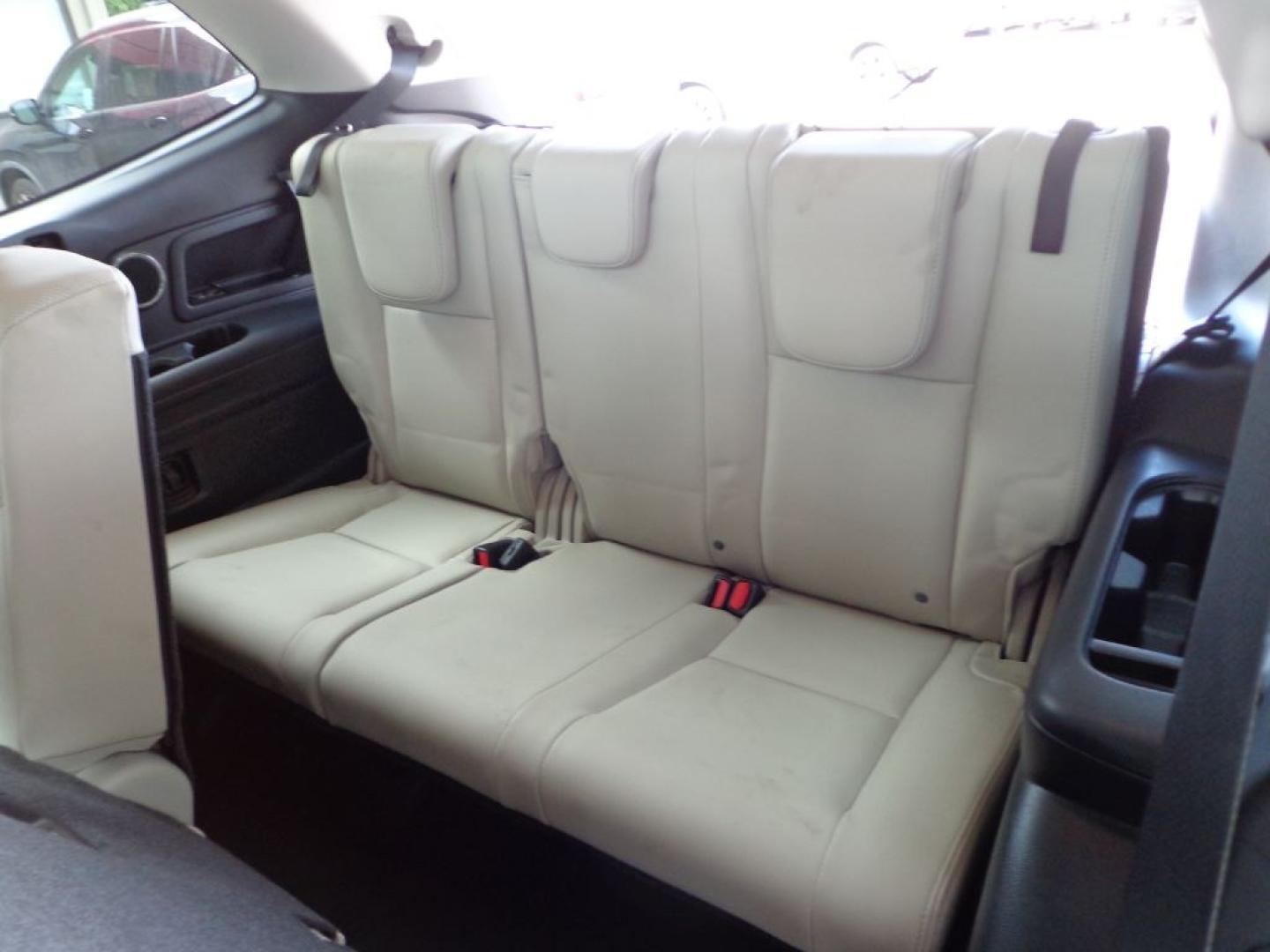 2019 WHITE SUBARU ASCENT LIMITED (4S4WMALD8K3) with an 2.4L engine, Automatic transmission, located at 6610 L St., Omaha, NE, 68117, (402) 731-7800, 41.212872, -96.014702 - THIS VEHICLE HAS A BEEN FULLY INSPECTED AND HAS A CLEAN TITLE WITH A FREE CARFAX REPORT PROVIDED! SHARP 1-OWNER, CLEAN CARFAX, LOW MILEAGE, PANORAMIC ROOF, NAV, NEWER TIRES AND MUCH MORE! *****We have found that most customers do the majority of their shopping online before visiting a ealership- Photo#21