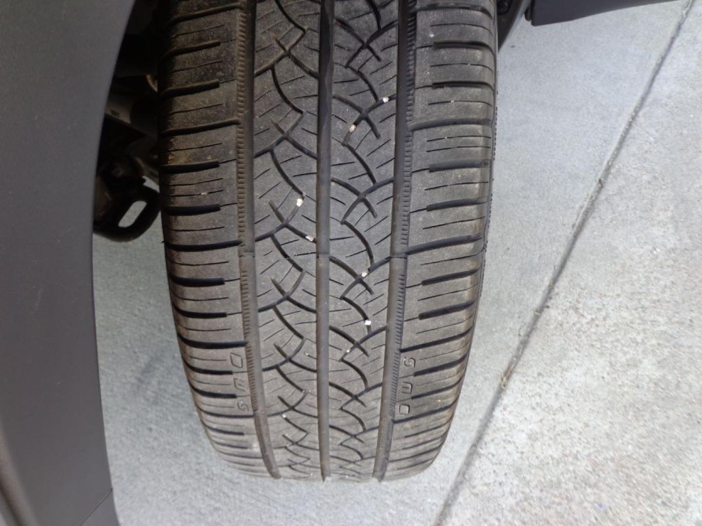 2019 GRAY JEEP CHEROKEE LIMITED (1C4PJMDX8KD) with an 3.2L engine, Automatic transmission, located at 6610 L St., Omaha, NE, 68117, (402) 731-7800, 41.212872, -96.014702 - THIS VEHICLE HAS A BEEN FULLY INSPECTED AND HAS A CLEAN TITLE WITH A FREE CARFAX REPORT PROVIDED! 2-OWNER, CLEAN CARFAX. LOADED WITH PANORAMIC ROOF, TECHNOLOGY PACKAGE, LUXURY PACKAGE, PREMIUM AUDIO AND NEWER TIRES! *****We have found that most customers do the majority of their shopping online- Photo#6