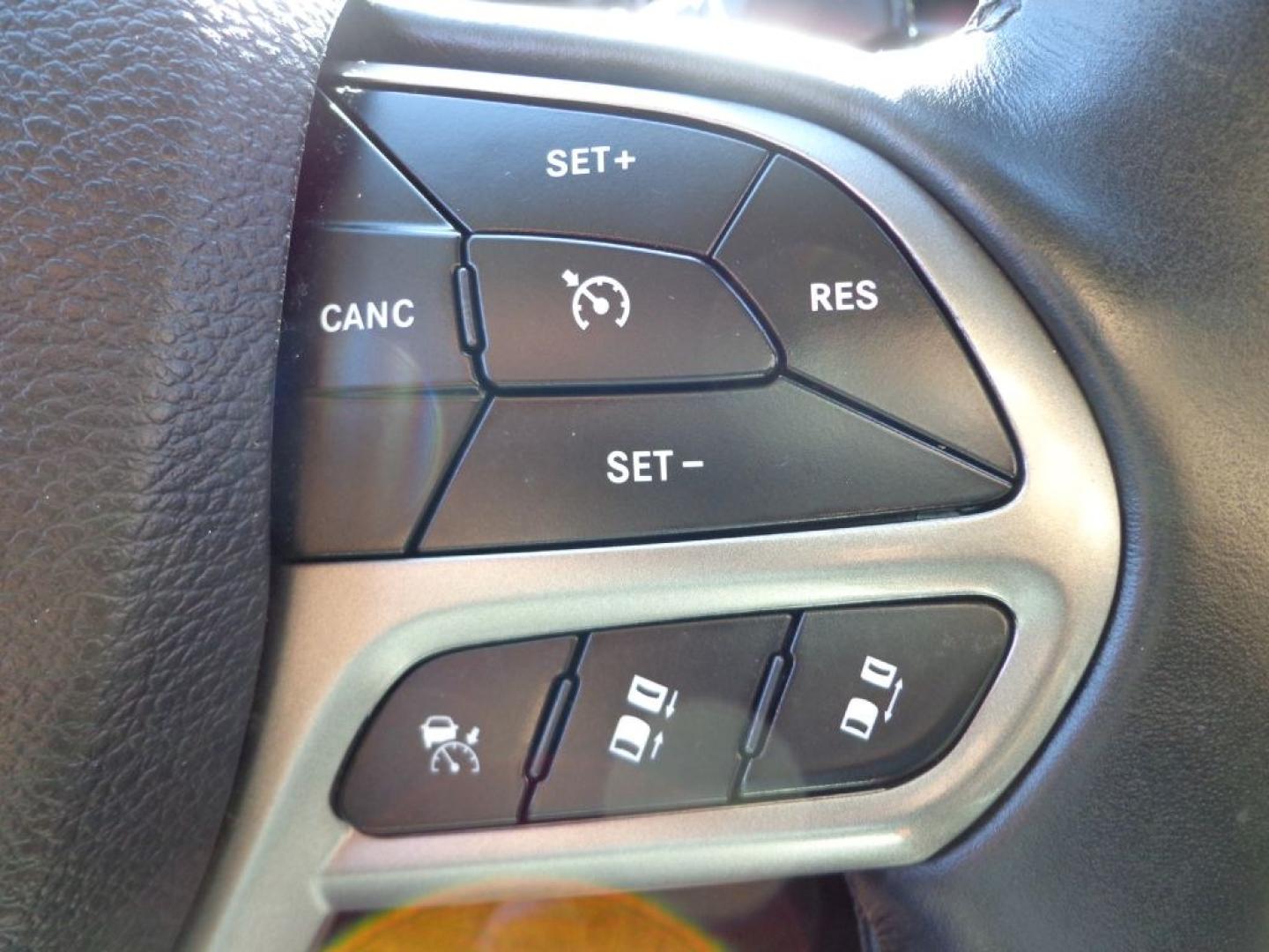 2019 GRAY JEEP CHEROKEE LIMITED (1C4PJMDX8KD) with an 3.2L engine, Automatic transmission, located at 6610 L St., Omaha, NE, 68117, (402) 731-7800, 41.212872, -96.014702 - THIS VEHICLE HAS A BEEN FULLY INSPECTED AND HAS A CLEAN TITLE WITH A FREE CARFAX REPORT PROVIDED! 2-OWNER, CLEAN CARFAX. LOADED WITH PANORAMIC ROOF, TECHNOLOGY PACKAGE, LUXURY PACKAGE, PREMIUM AUDIO AND NEWER TIRES! *****We have found that most customers do the majority of their shopping online- Photo#26