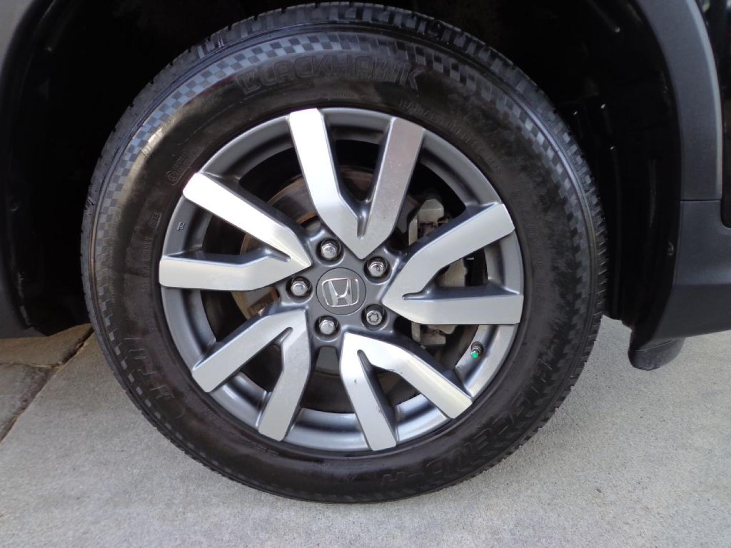 2019 BLACK HONDA PILOT EXL (5FNYF6H5XKB) with an 3.5L engine, Automatic transmission, located at 6610 L St., Omaha, NE, 68117, (402) 731-7800, 41.212872, -96.014702 - THIS VEHICLE HAS A BEEN FULLY INSPECTED AND HAS A CLEAN TITLE WITH A FREE CARFAX REPORT PROVIDED! SHARP 2-OWNER WITH A CLEAN CARFAX AND NEWER TIRES! *****We have found that most customers do the majority of their shopping online before visiting a ealership. For this reason we feel it necessary- Photo#8