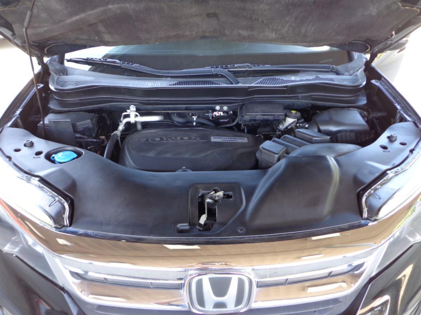 2019 BLACK HONDA PILOT EXL (5FNYF6H5XKB) with an 3.5L engine, Automatic transmission, located at 6610 L St., Omaha, NE, 68117, (402) 731-7800, 41.212872, -96.014702 - THIS VEHICLE HAS A BEEN FULLY INSPECTED AND HAS A CLEAN TITLE WITH A FREE CARFAX REPORT PROVIDED! SHARP 2-OWNER WITH A CLEAN CARFAX AND NEWER TIRES! *****We have found that most customers do the majority of their shopping online before visiting a ealership. For this reason we feel it necessary- Photo#11