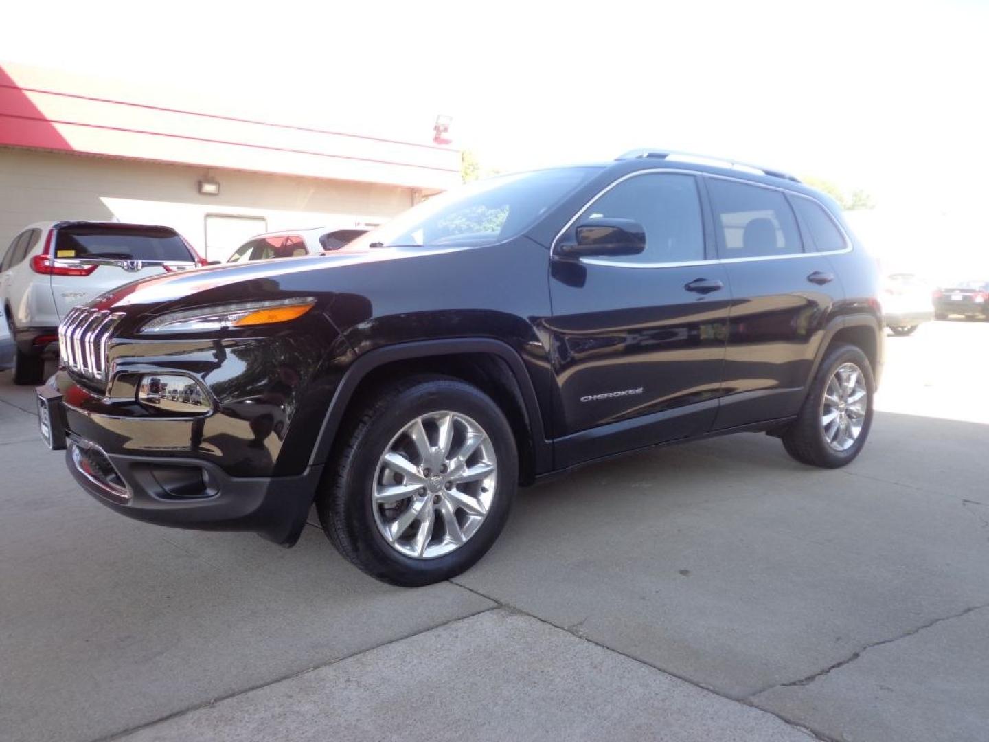 2016 BLACK JEEP CHEROKEE LIMITED (1C4PJMDS1GW) with an 3.2L engine, Automatic transmission, located at 6610 L St., Omaha, NE, 68117, (402) 731-7800, 41.212872, -96.014702 - THIS VEHICLE HAS A BEEN FULLY INSPECTED AND HAS A CLEAN TITLE WITH A FREE CARFAX REPORT PROVIDED! SHARP 2-OWNER, CLEAN CARFAX. LOW MILEAGE, SUNROOF, NAV AND MUCH MORE! *****We have found that most customers do the majority of their shopping online before visiting a ealership. For this reason we- Photo#0